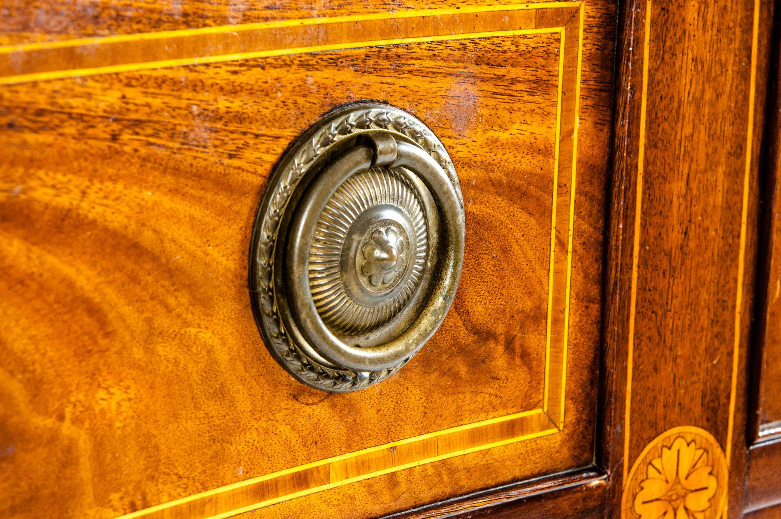 Georges III Style Mahogany Wood Sideboard 1