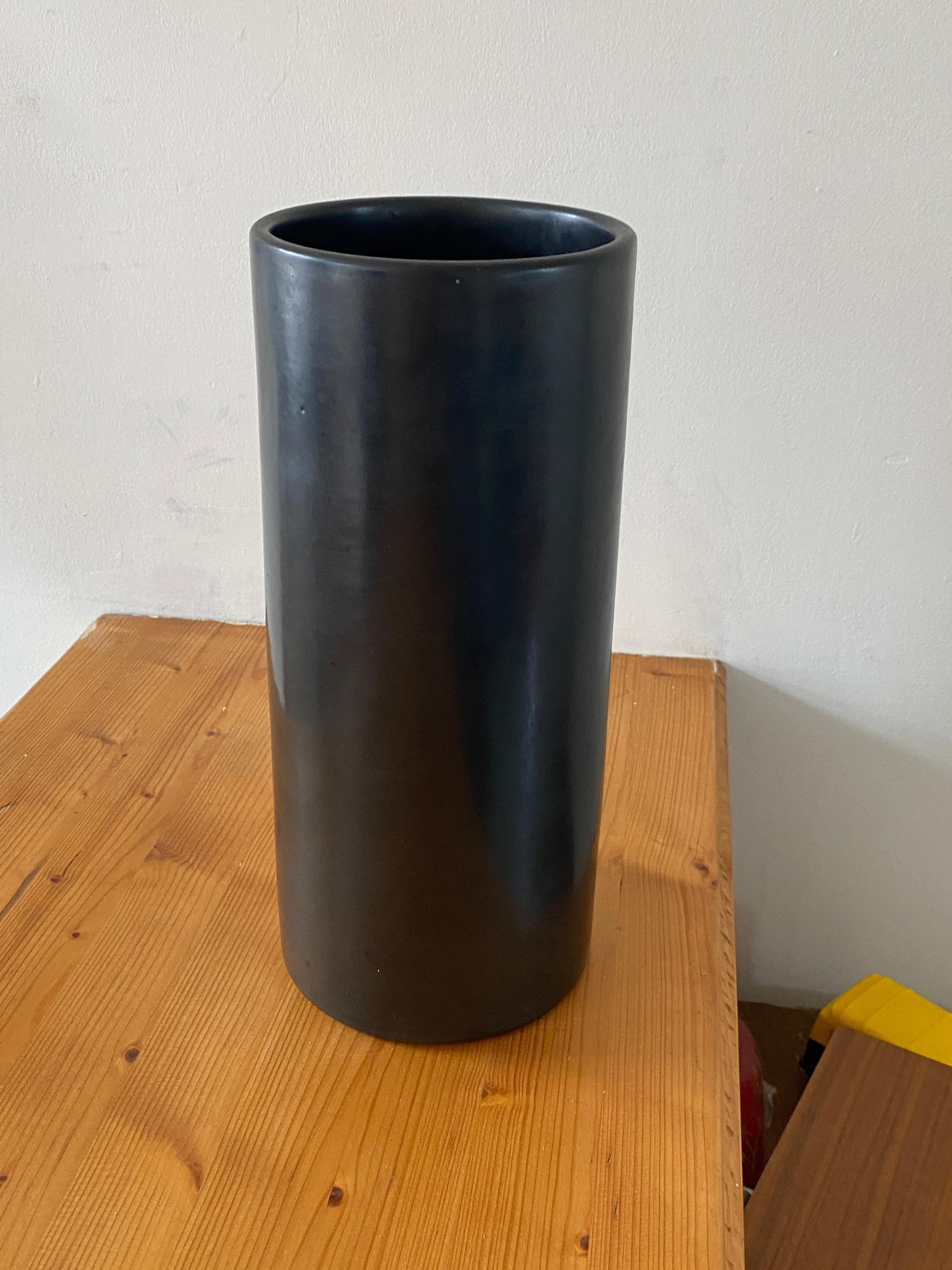 Georges Jouve (1910-1964) large ceramic scroll vase. signed In Good Condition For Sale In Mouscron, WHT