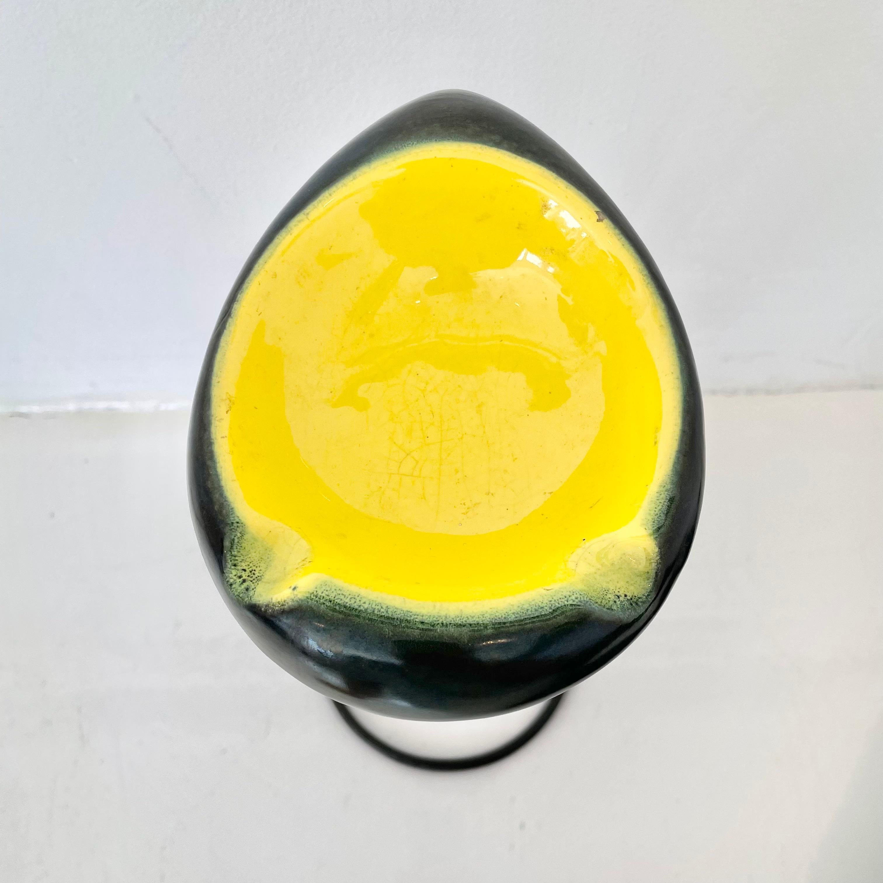 Keramik-Aschenbecher im Matégot-Stil von Georges Jouve und Mathieu Matégot (Mitte des 20. Jahrhunderts) im Angebot