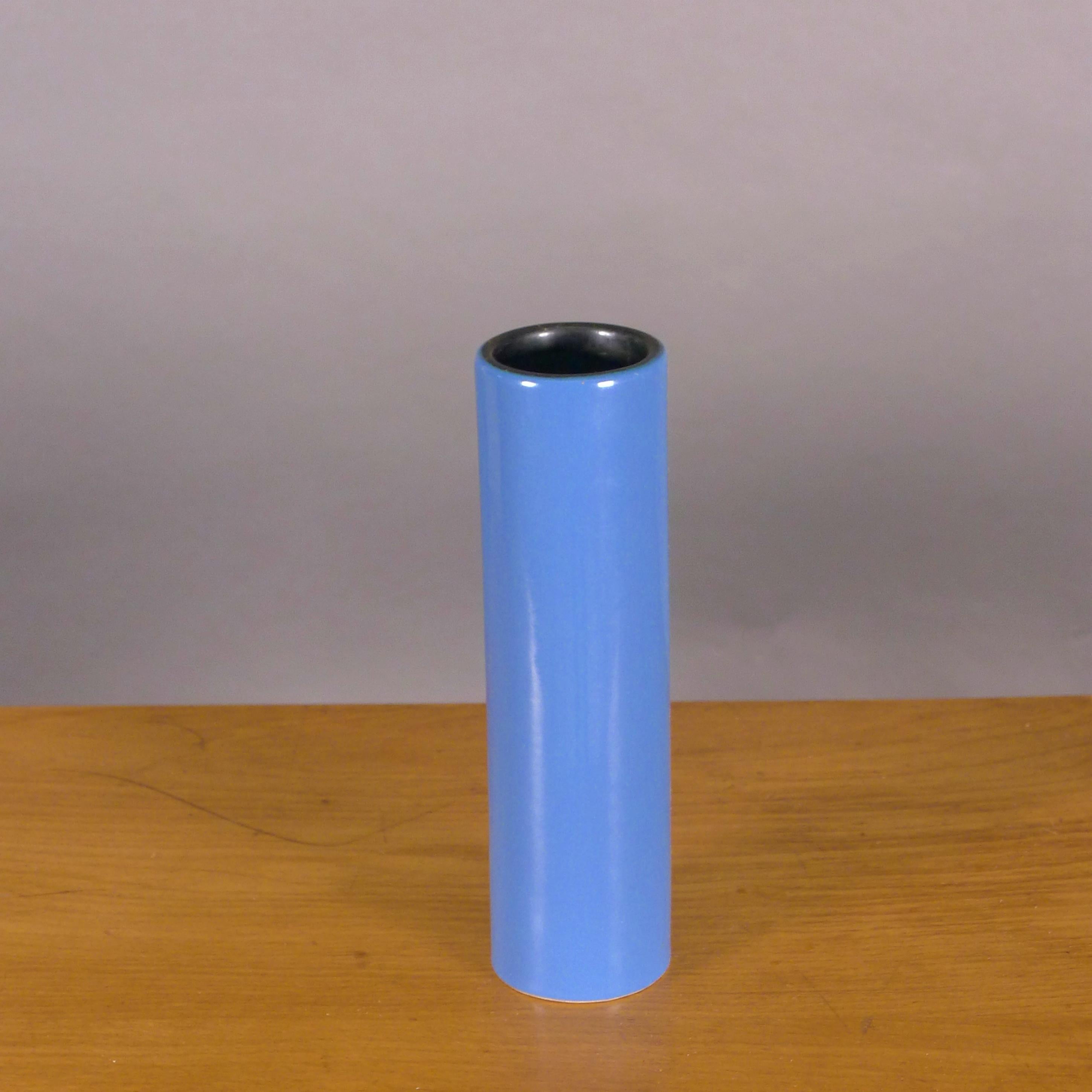 Mid-Century Modern Georges Jouve, Vase cylindre, grès émaillé bleu céruléen, années 1950, signé en vente