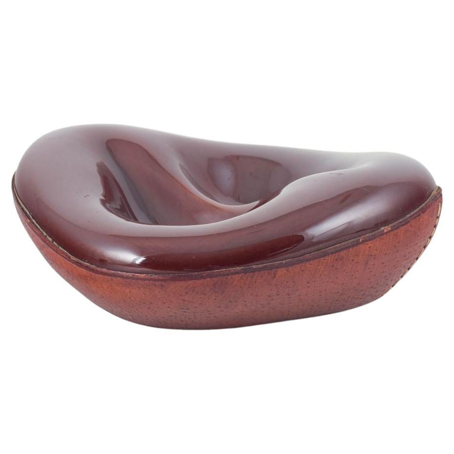 Georges Jouve for Longchamp. Organic-shaped ceramic bowl. Ca 1950s For Sale