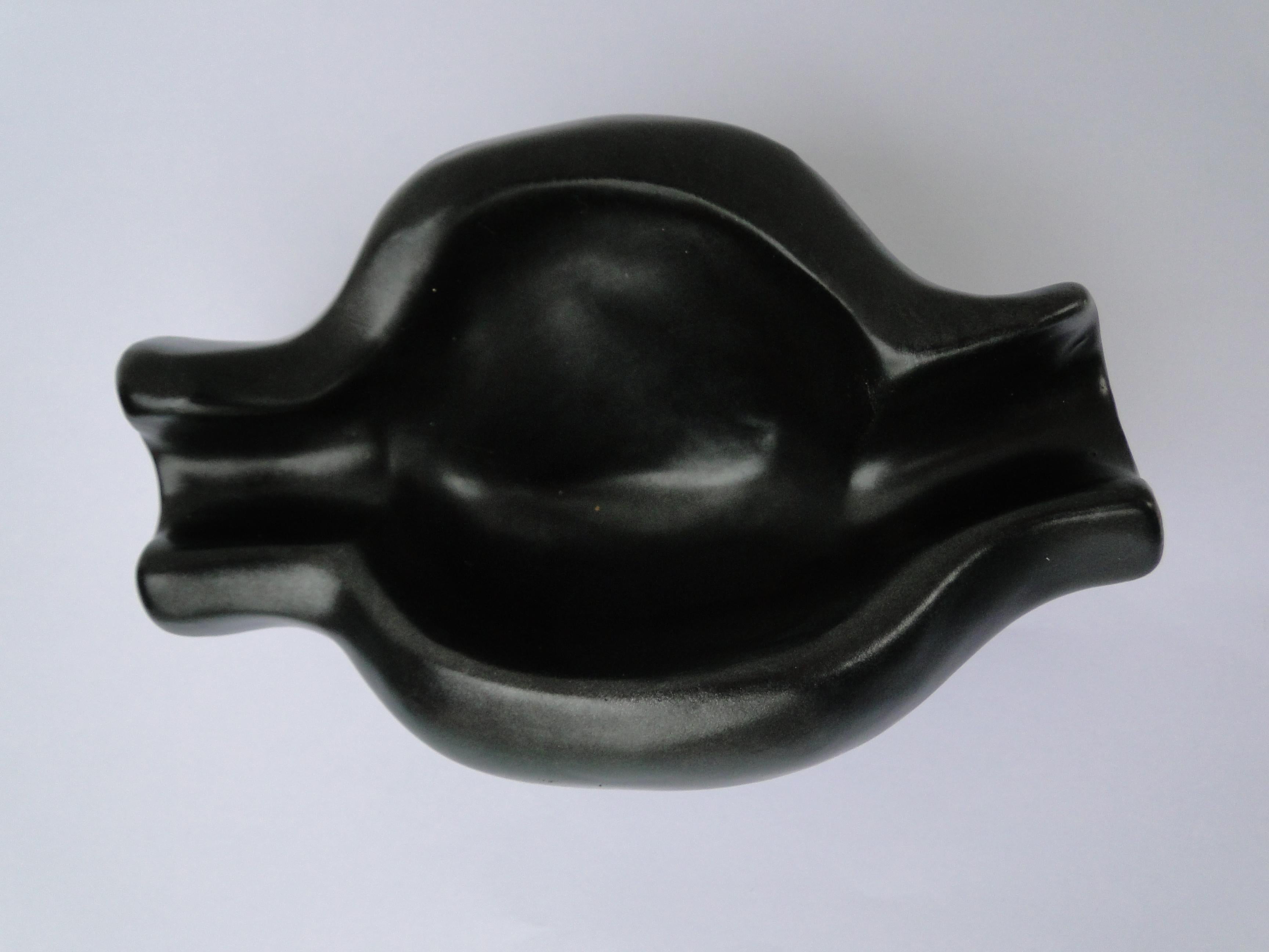 Georges Jouve Francia Piatto in ceramica nera Capolavoro In condizioni buone in vendita a Lège Cap Ferret, FR
