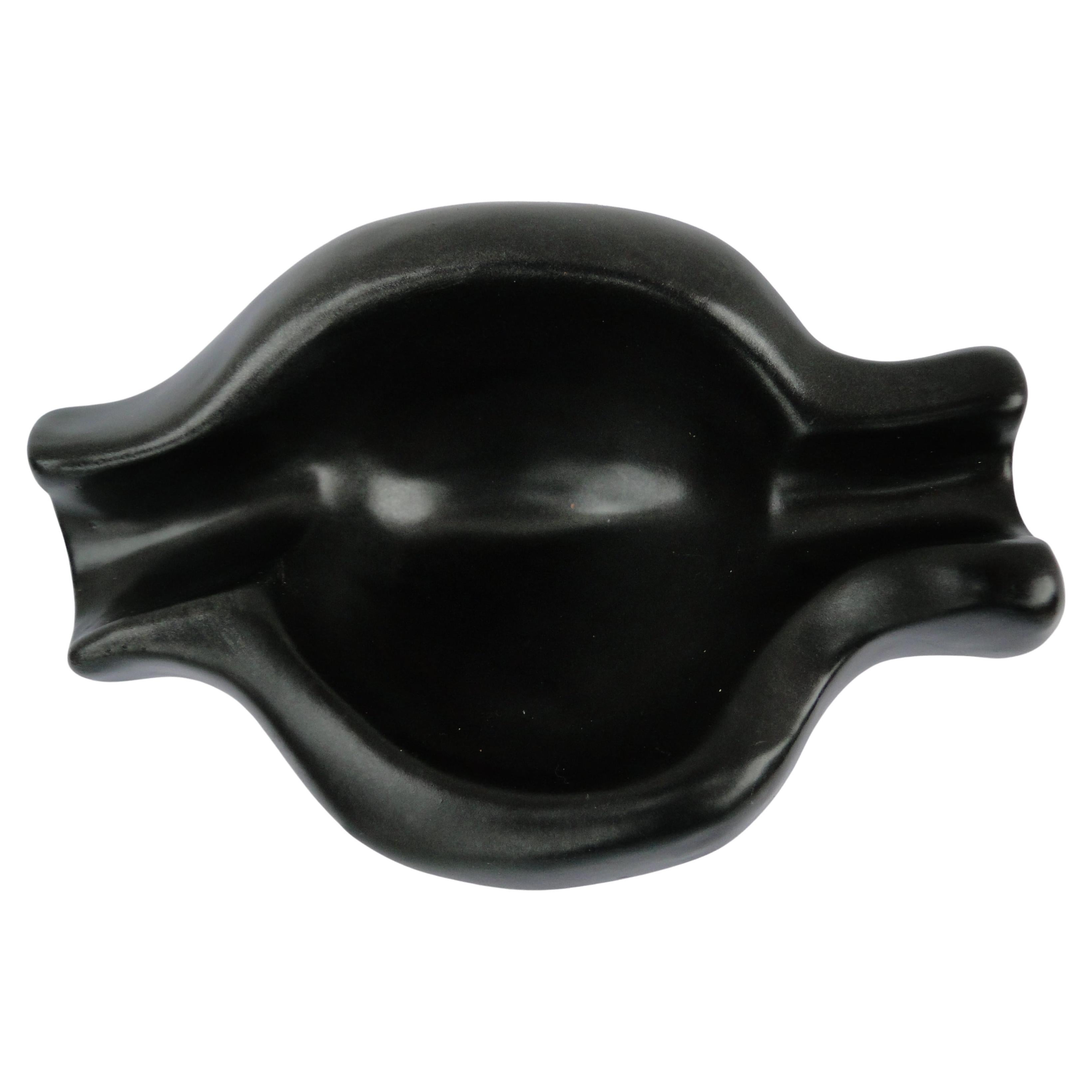 Chef-d'œuvre du plat en céramique noire Georges Jouve France