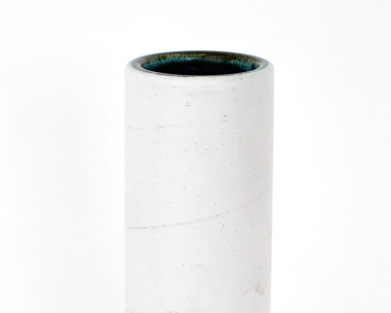 Georges Jouve Französischer Keramikkünstler Weiße Keramik-Zylindervase im Angebot 4