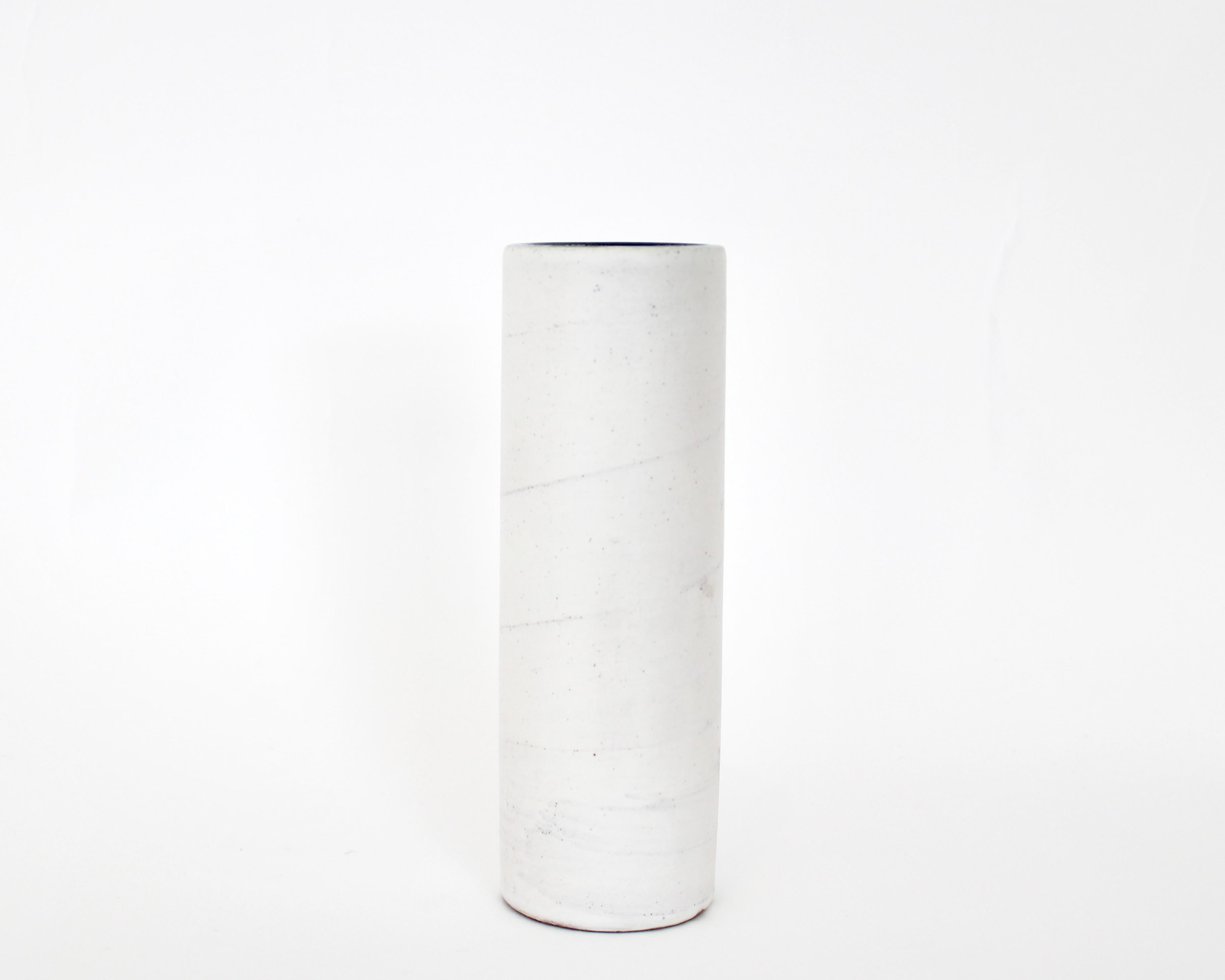 Georges Jouve Französischer Keramikkünstler Weiße Keramik-Zylindervase (Moderne der Mitte des Jahrhunderts) im Angebot