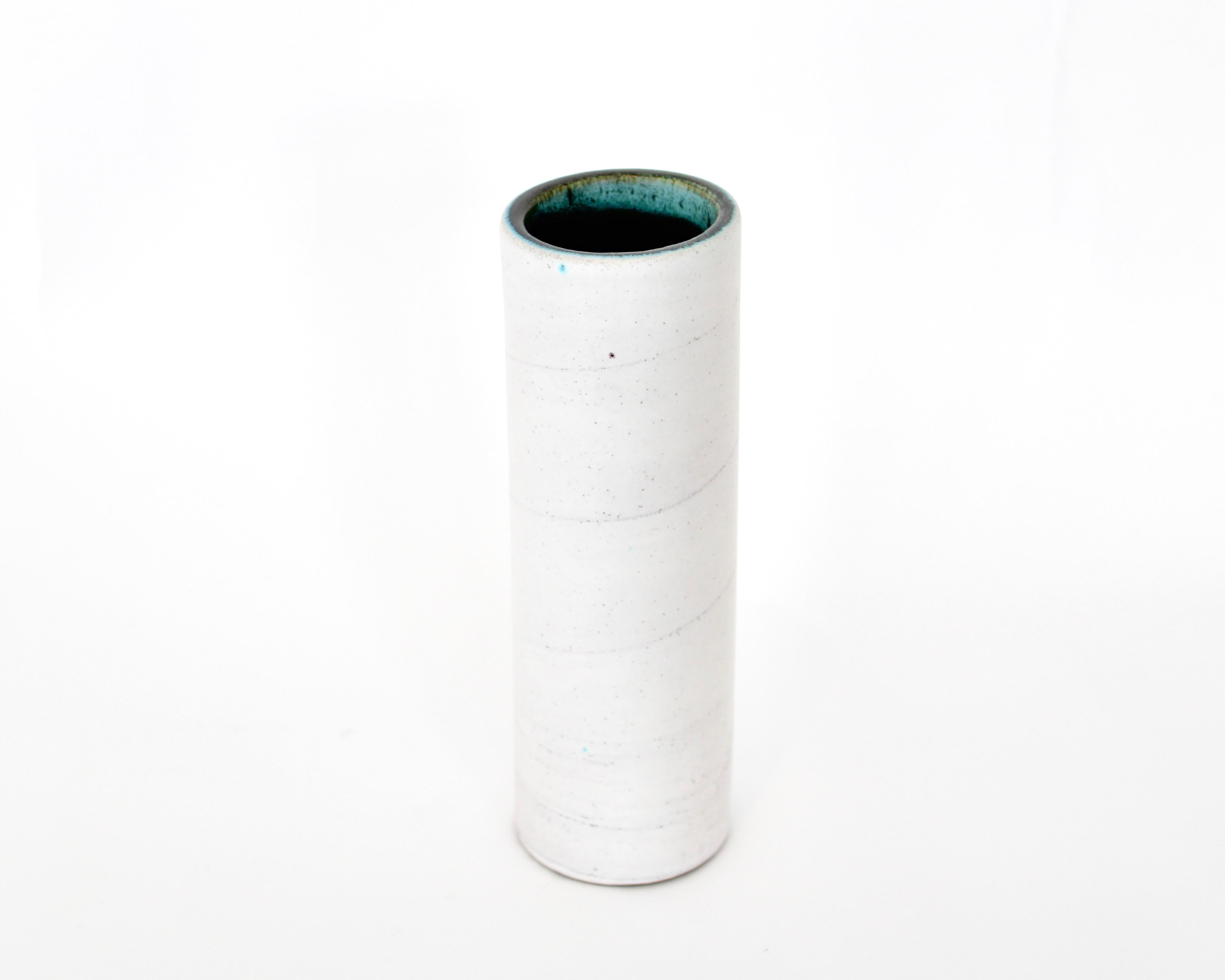 Georges Jouve Französischer Keramikkünstler Weiße Keramik-Zylindervase im Angebot 3