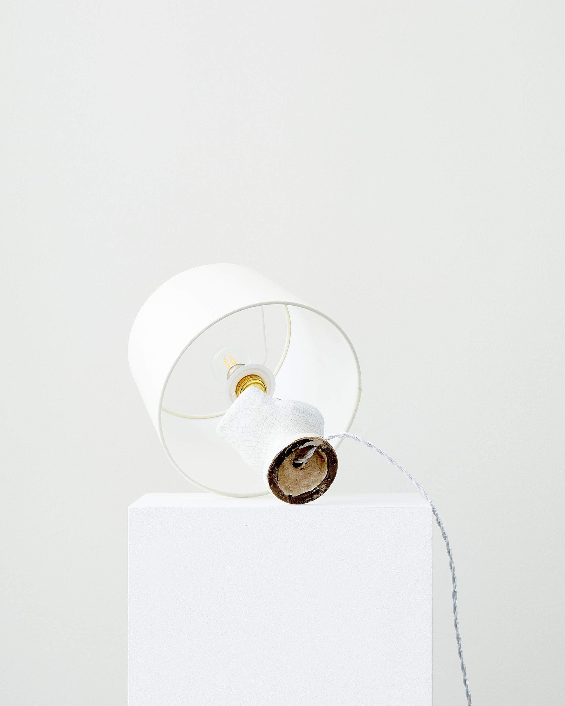 XX secolo Lampada zoomorfa Georges Jouve con smalto screziato bianco in vendita