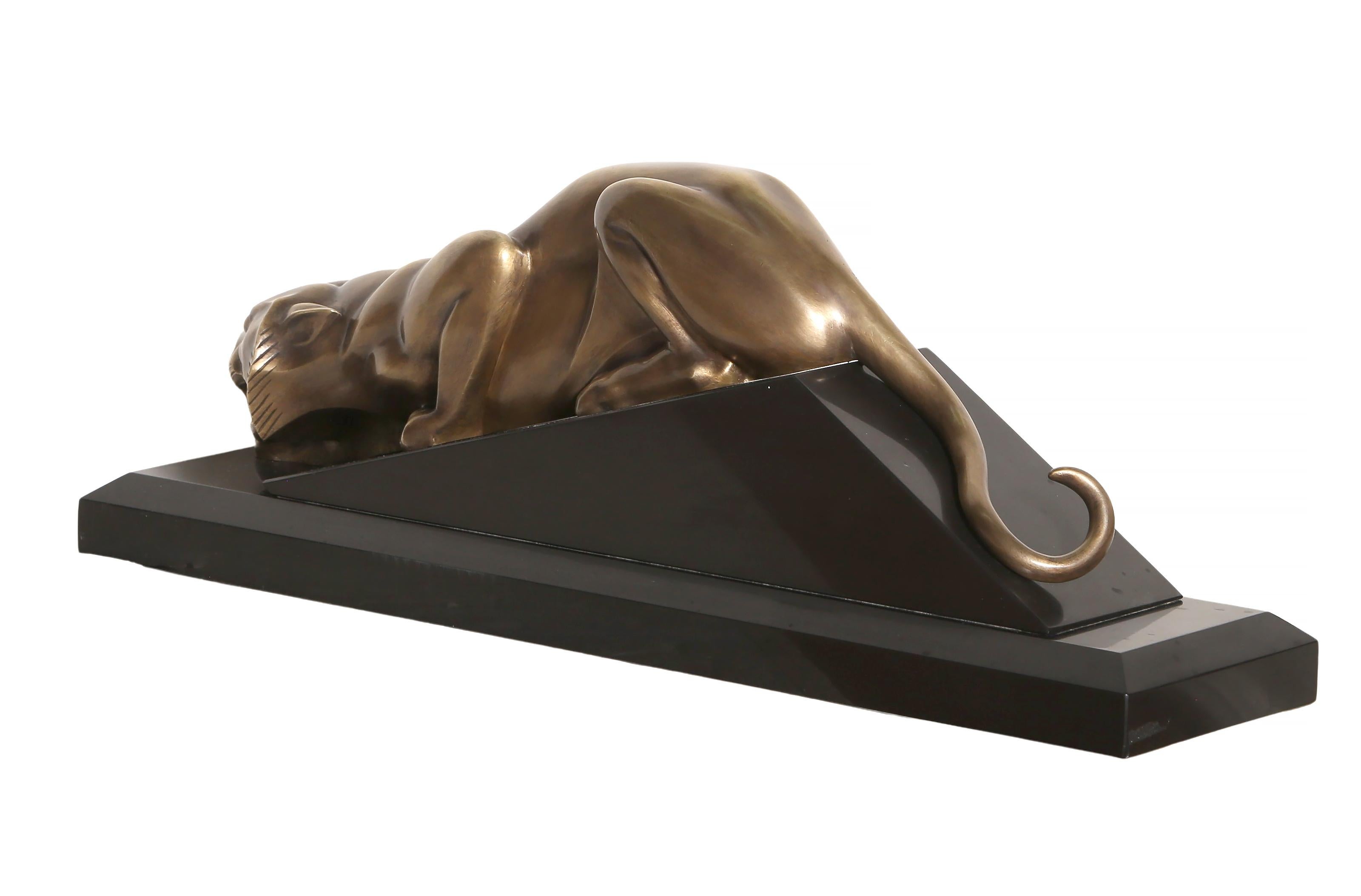 Panthère à l'affût, Art Deco Bronze Sculpture by Georges Lavroff For Sale 5