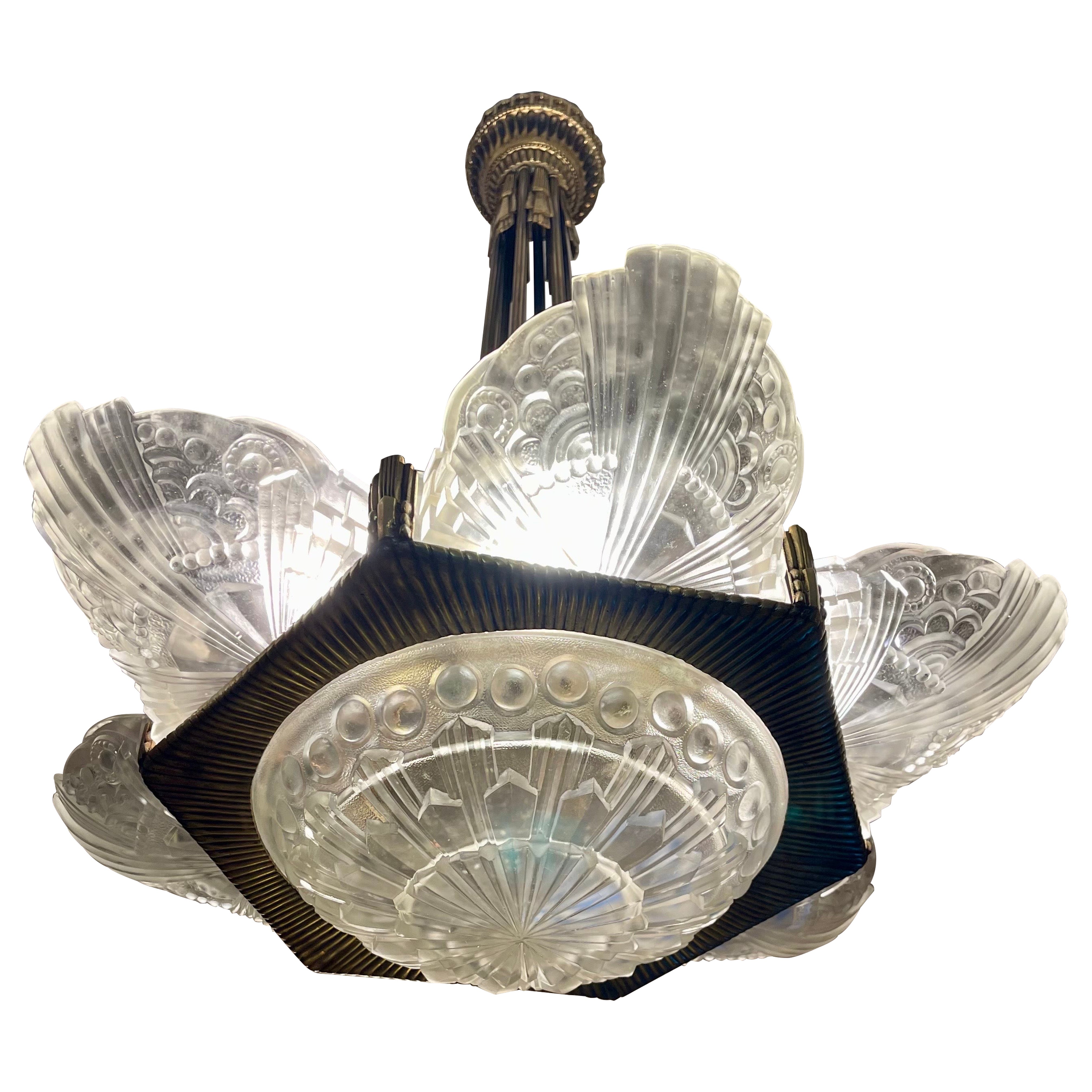 Lustre Georges Leleu en bronze et verre original, français 1930 en vente