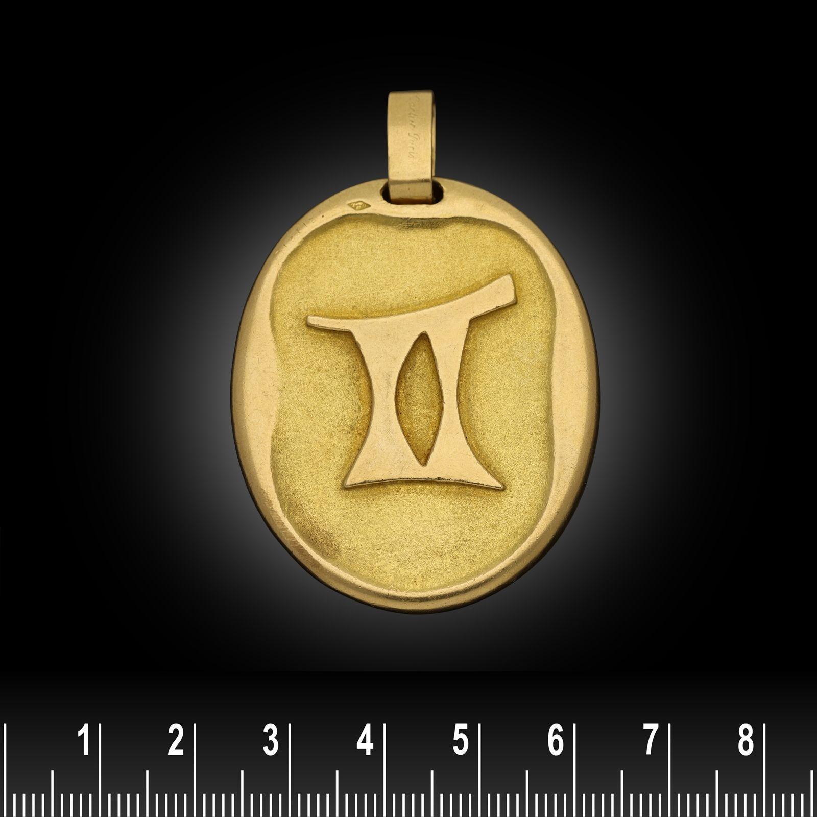 Women's or Men's Georges Lenfant for Cartier Vintage Jumbo Zodiac Gemini Pendant in Yellow Gold For Sale