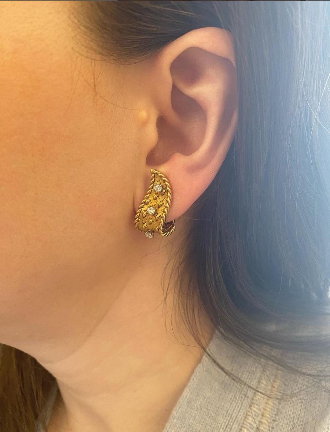  Georges Lenfant pour Gübelin Boucles d'oreilles flamme stylisée du milieu du siècle en or et diamants Unisexe 