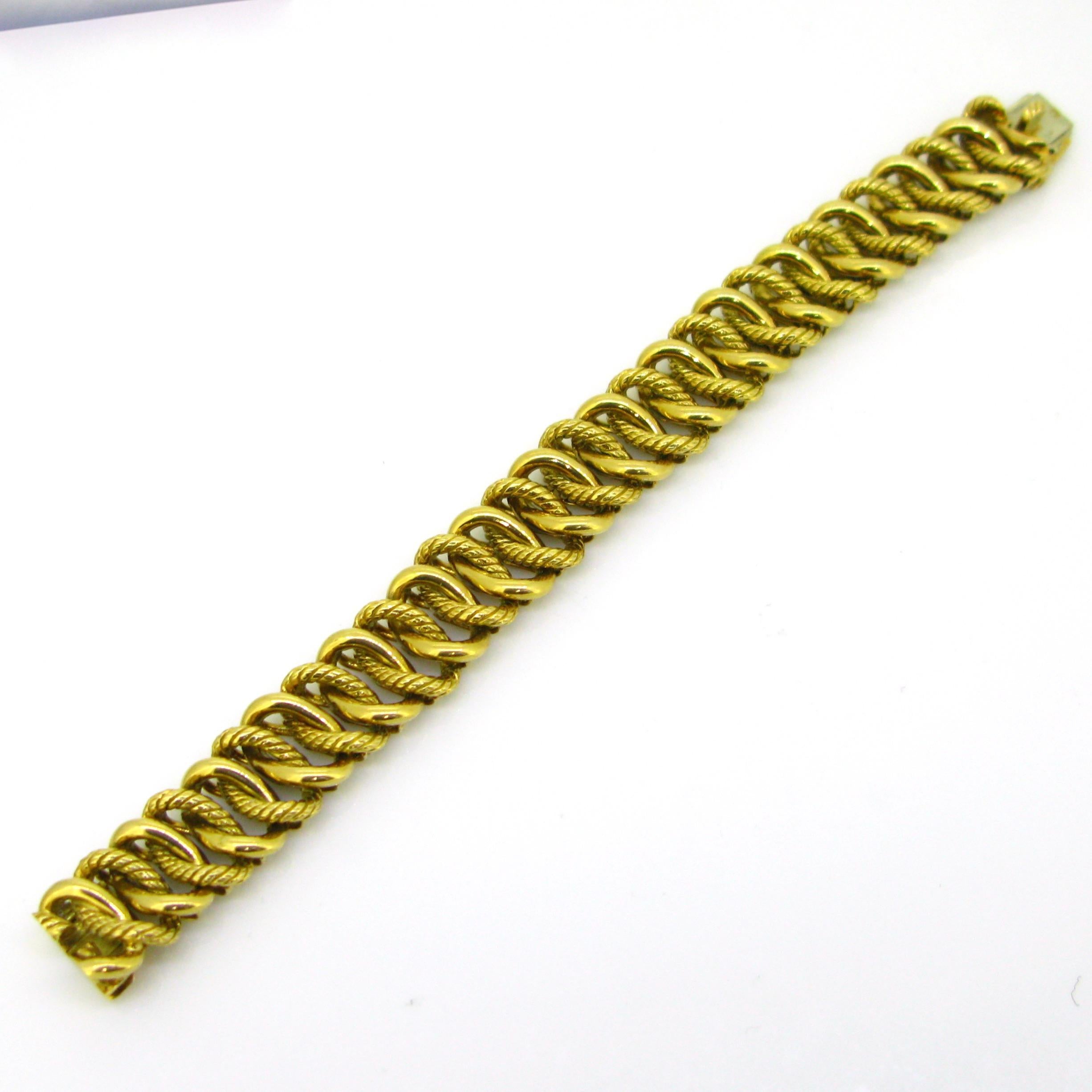 Georges Lenfant for OJ Perrin Curb Links Yellow Gold Bracelet In Good Condition For Sale In London, GB