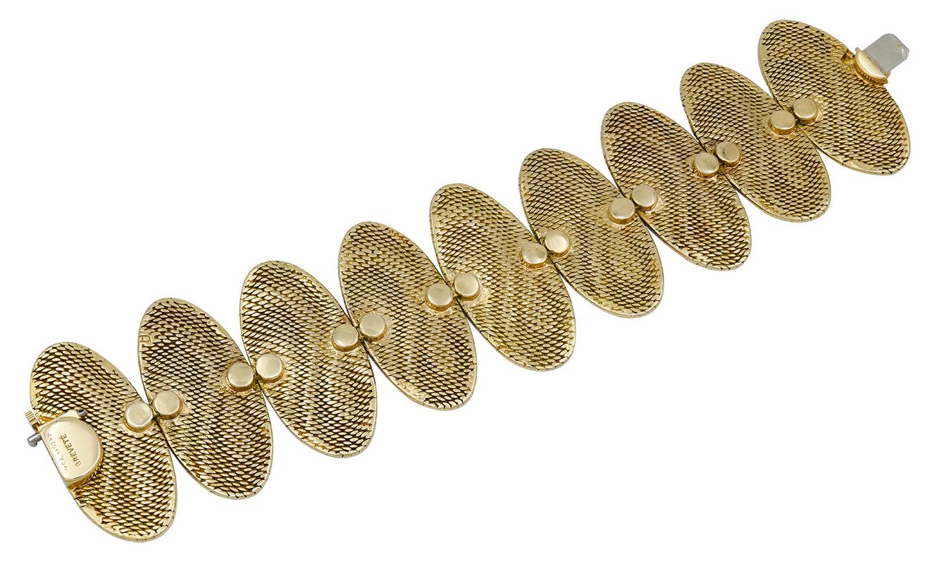 Moderne Georges Lenfant pour Van Cleef & Arpels Bracelet à maillons « Waves » en or, Paris en vente