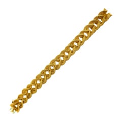 Georges L'Enfant French Yellow Gold Textured Heart Link Bracelet