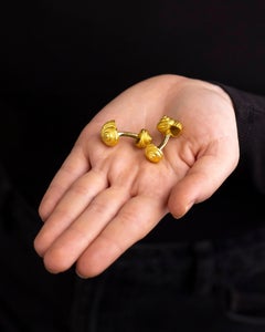 Georges L'Enfant Shell Cufflinks in 18 Karat Gold