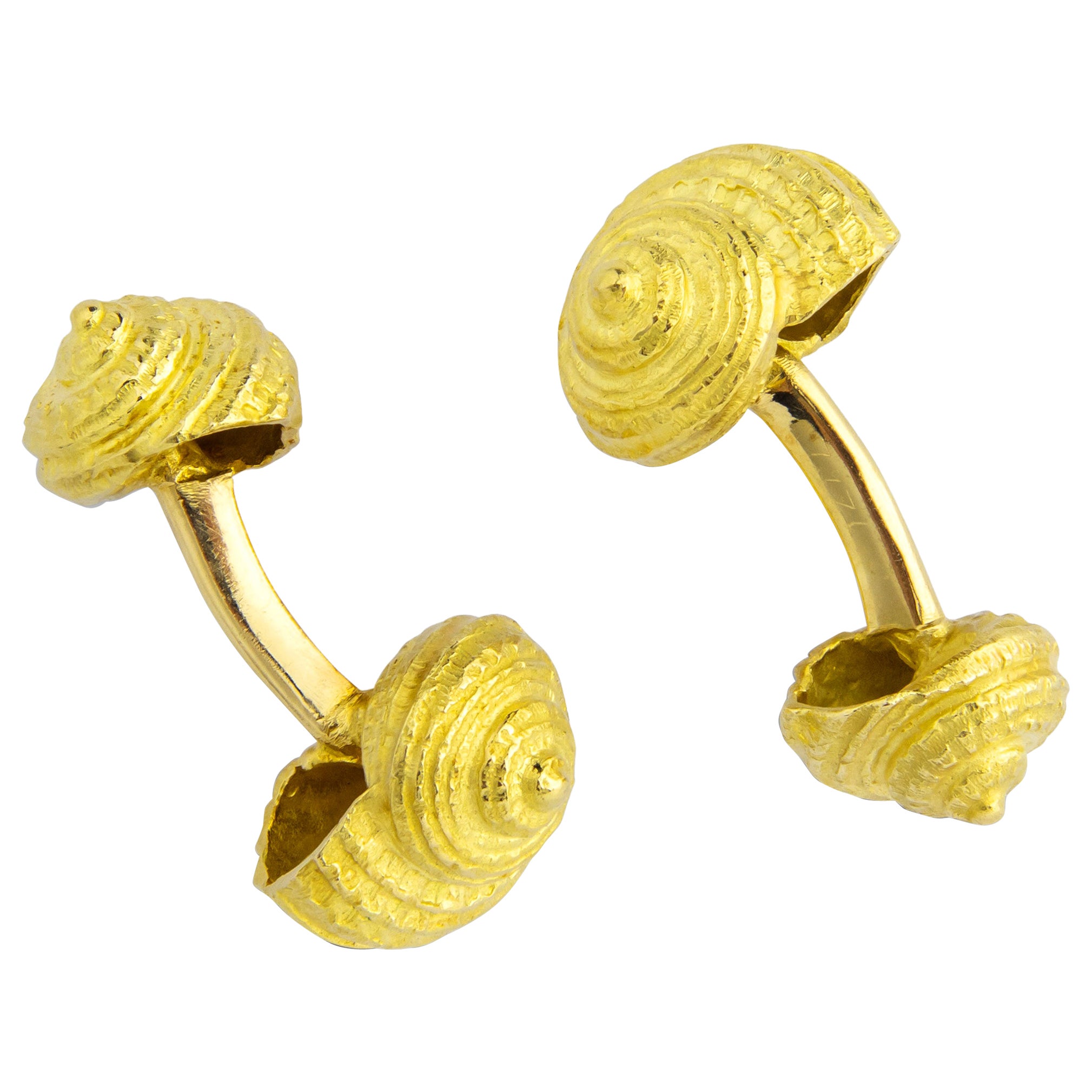 Georges L'Enfant Shell Cufflinks in 18 Karat Gold