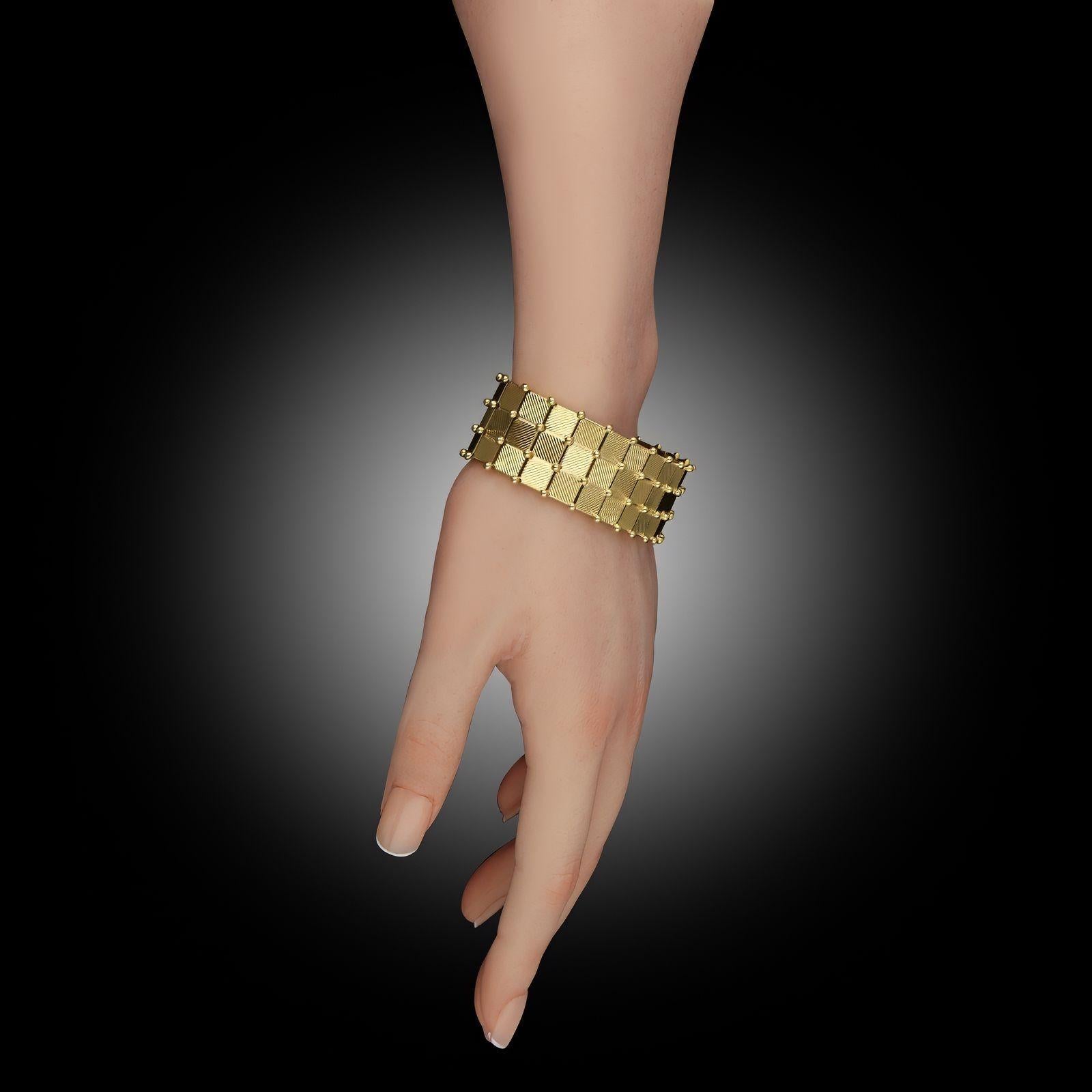 Women's or Men's Georges Lenfant Vintage Geometric 18ct Yellow Gold Bracelet For Sale
