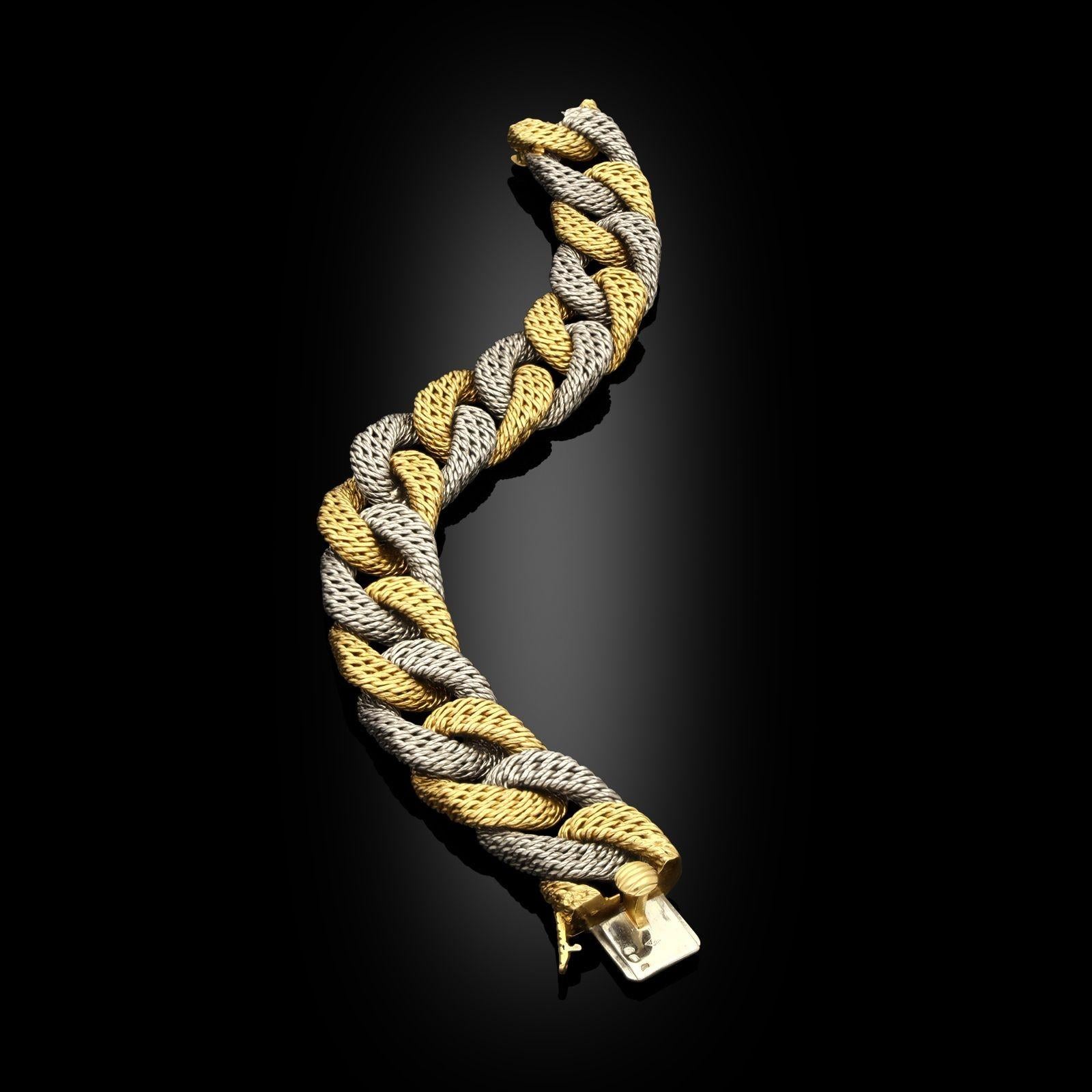 A bi-colour 18ct yellow gold and platinum oval mesh curb link bracelet by Georges Lenfant. The bracelet is composed of oval curb links in an alternating colour pattern with a concealed tongue and box clasp.
Maker
Georges Lenfant
Period
circa