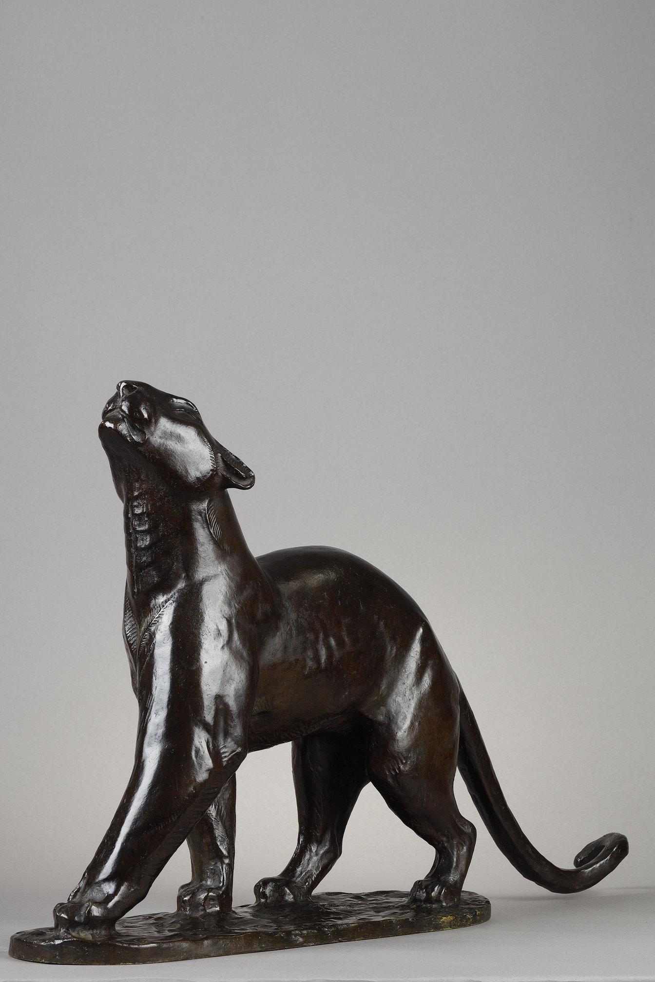 Panther sniffing - Art Deco Sculpture by Georges Lucien Guyot