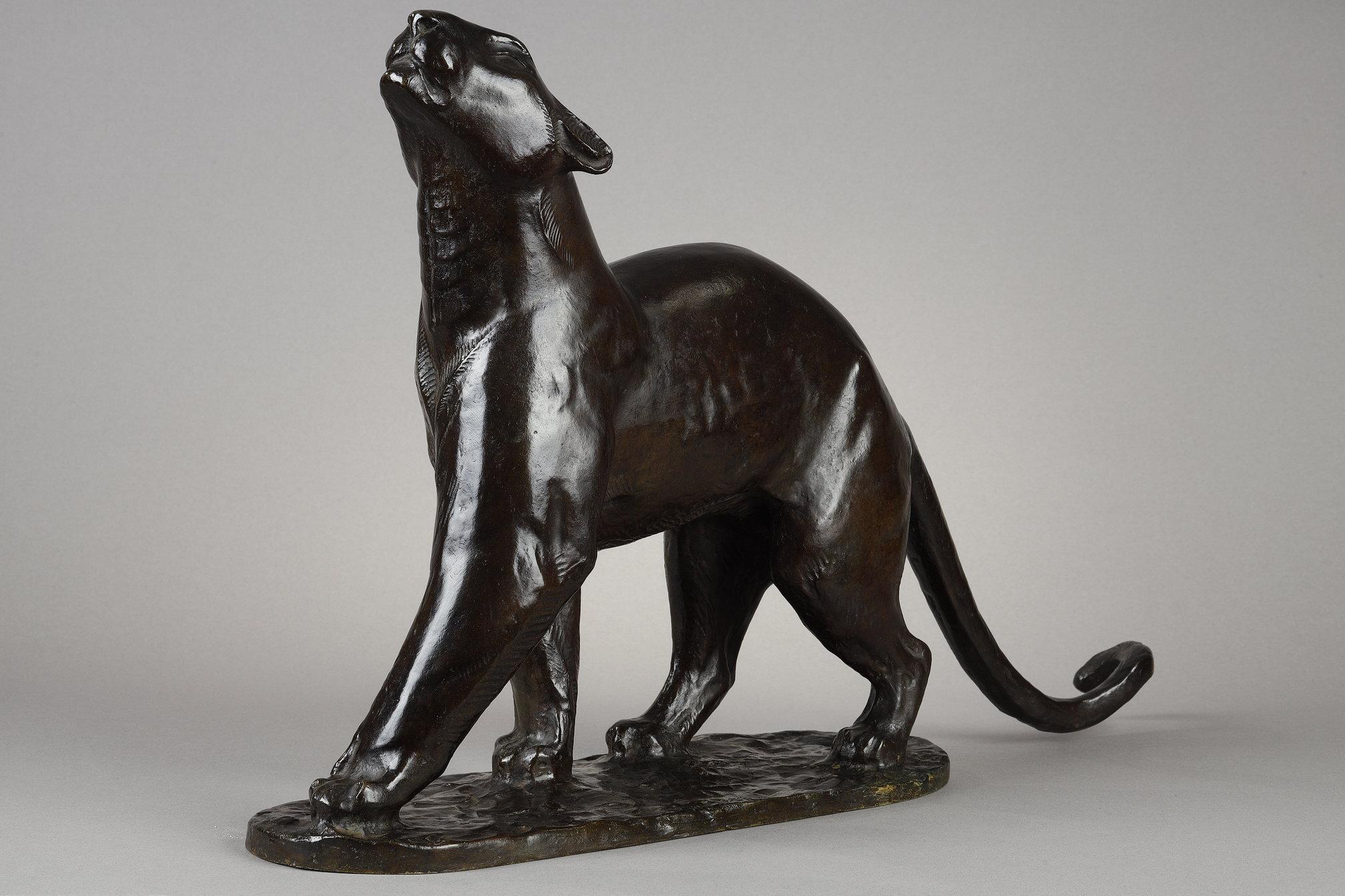 Panther sniffing - Gold Figurative Sculpture by Georges Lucien Guyot