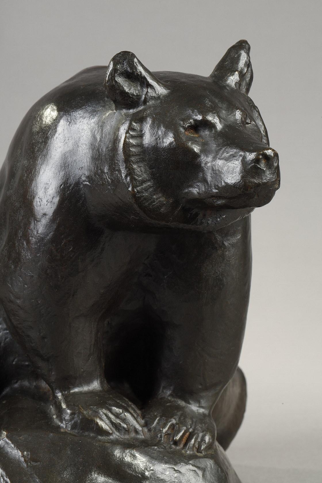 Orso dei Pirenei seduto - Sculpture Scuola francese di Georges Lucien Guyot