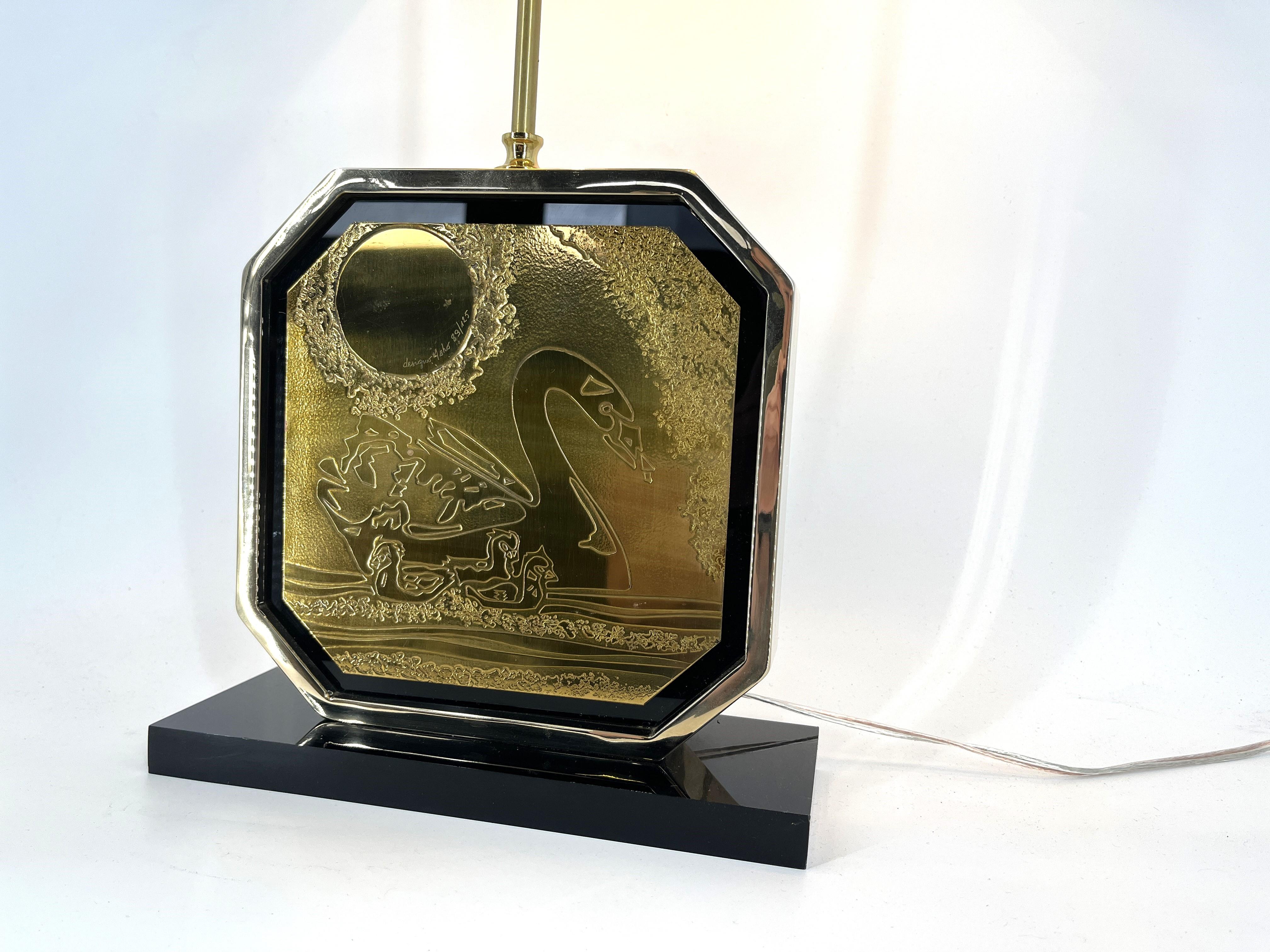 Belge Lampe de table en laiton gravé George Mathias, 1970 en vente