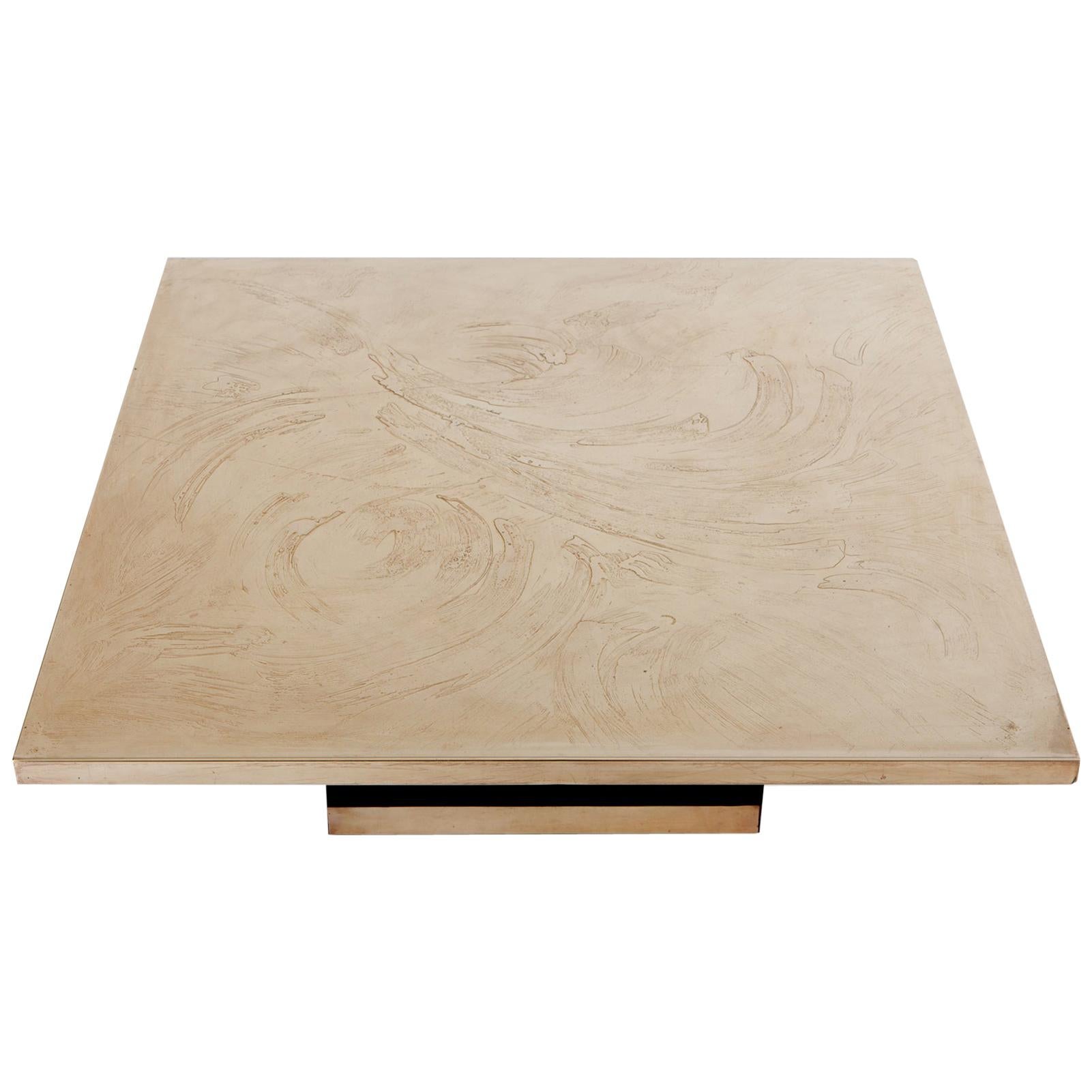 Table basse Georges Mathias en laiton gravé en vente