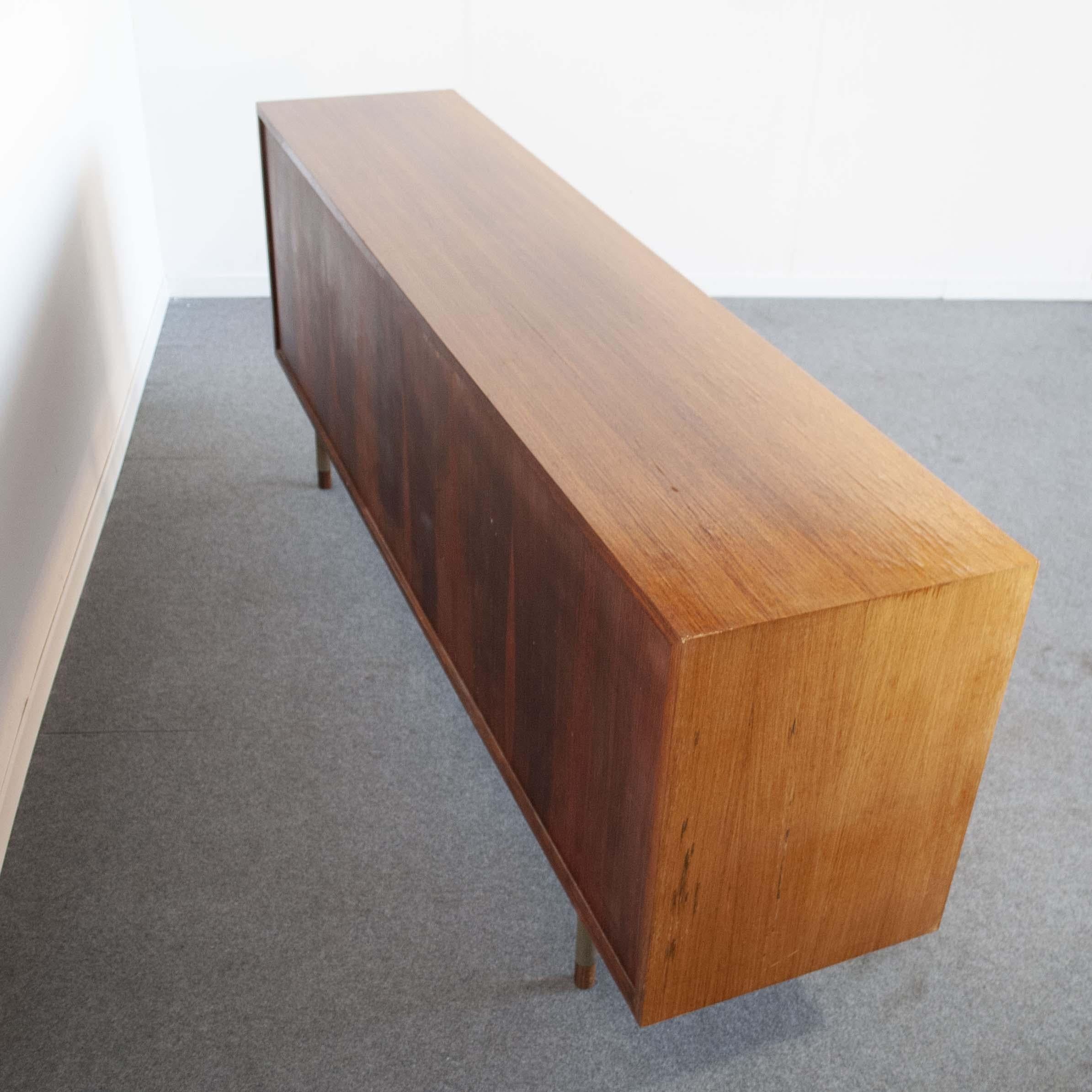 Georges Nelson in the Manner Sideboard in Walnut from the Sixties For Sale 3