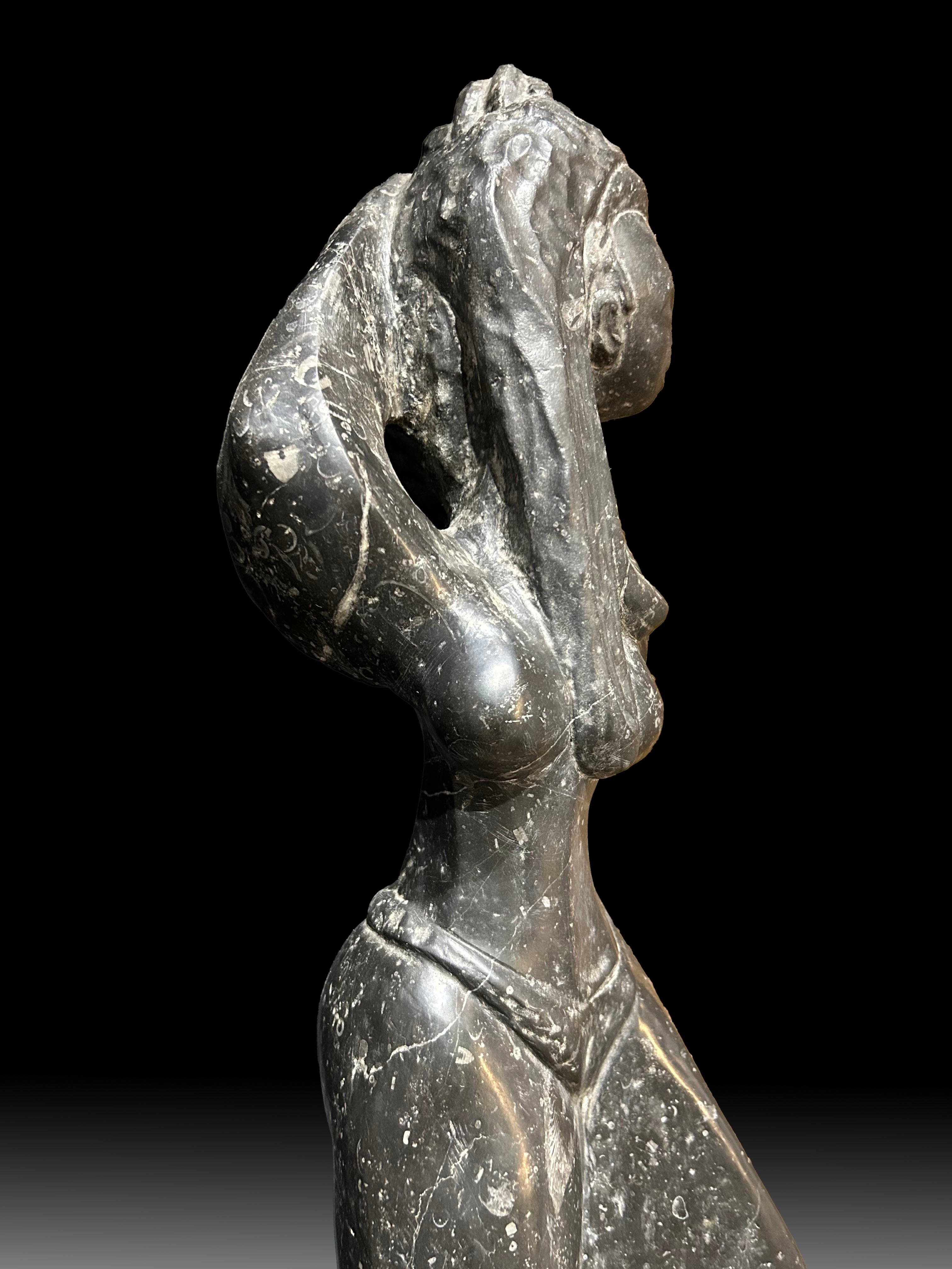 Georges Oudot – Skulptur en Marbre- Fossilien noir (Art déco) im Angebot