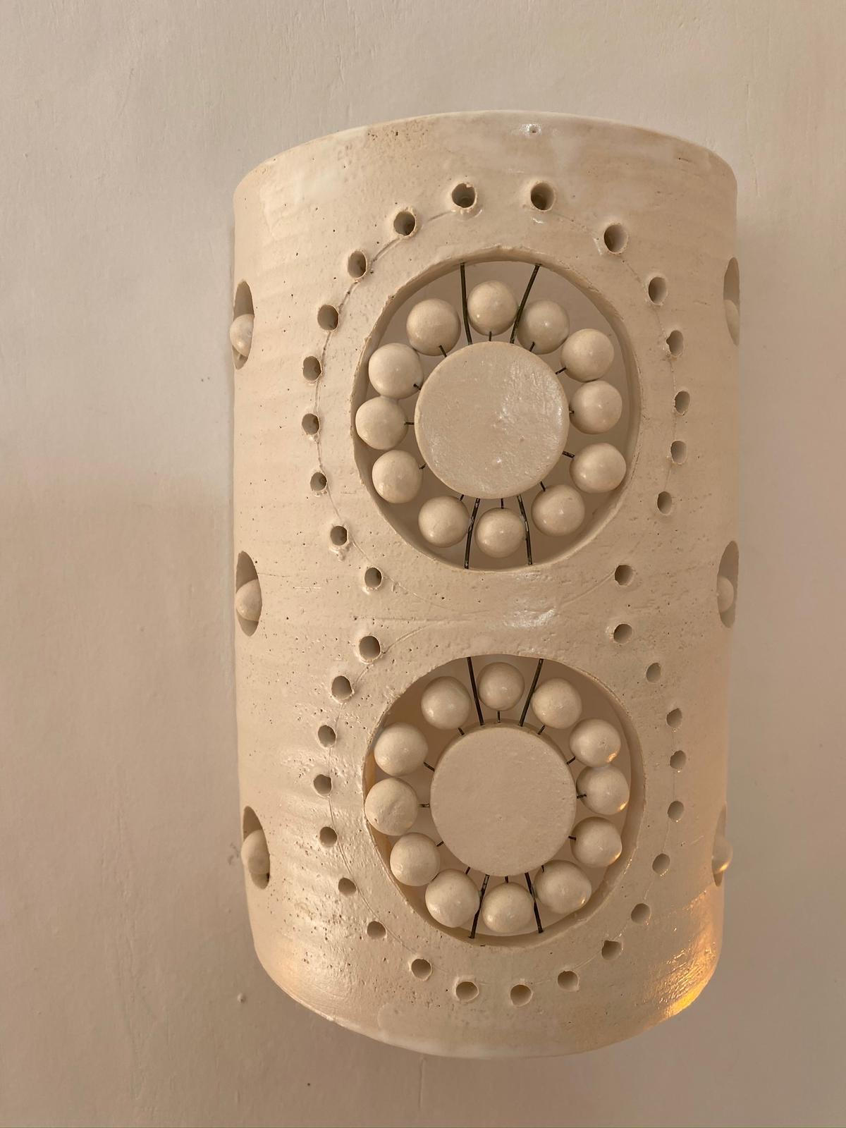 Lámpara de 2 flores Georges Pelletier de cerámica esmaltada blanca en Nuevo estado para la venta en Santa Gertrudis, Baleares