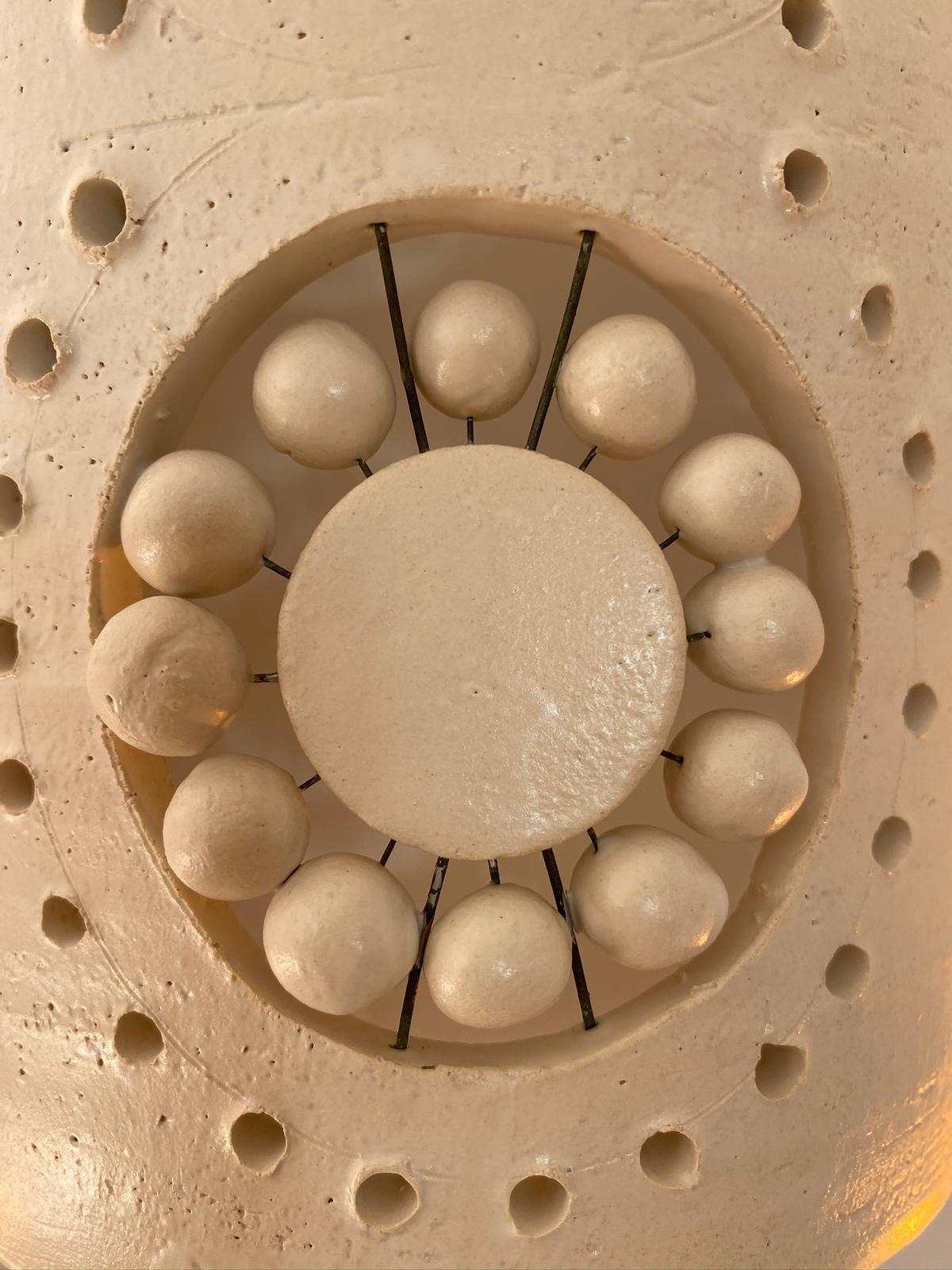 Appliques à 2 fleurs Georges Pelletier en céramique émaillée blanche en vente 2