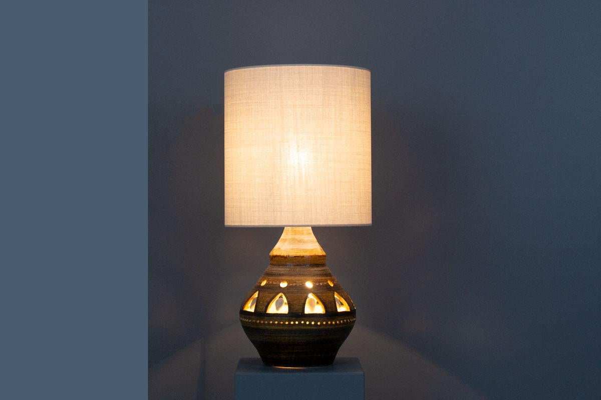 Lampe de table en céramique Georges Pelletier, France, années 1970 Bon état - En vente à JASSANS-RIOTTIER, FR