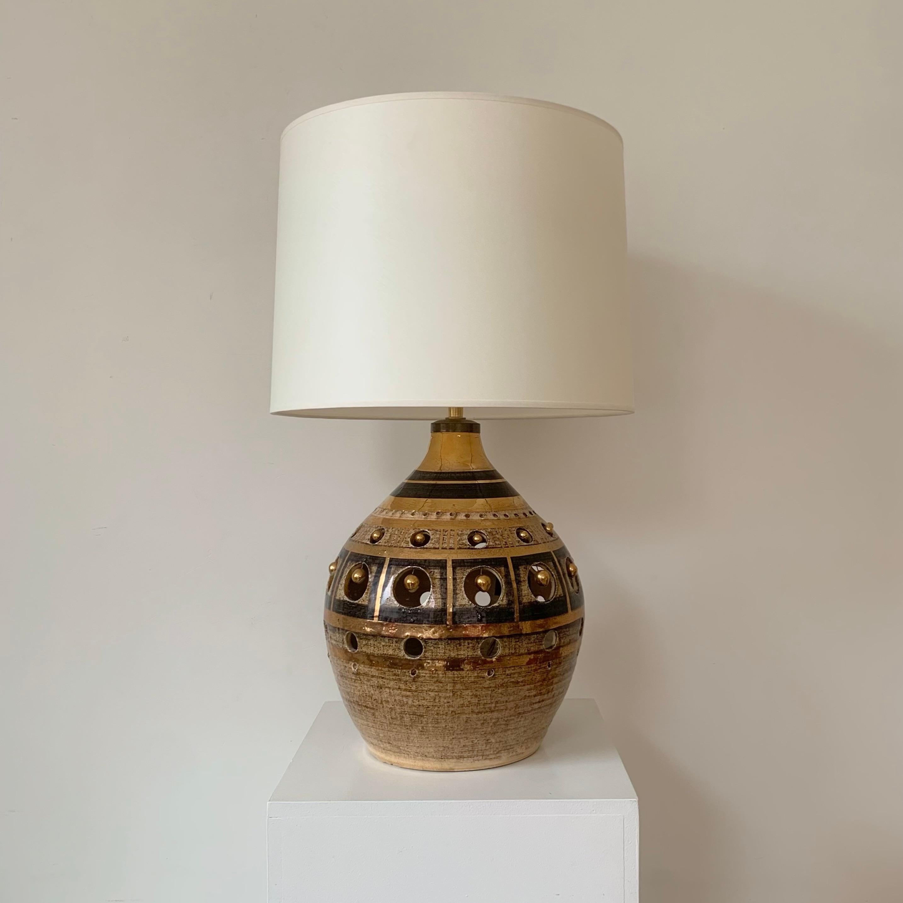 Georges Pelletier Gold and Brown Ceramic Table Lamp, circa 1970, France im Angebot 6