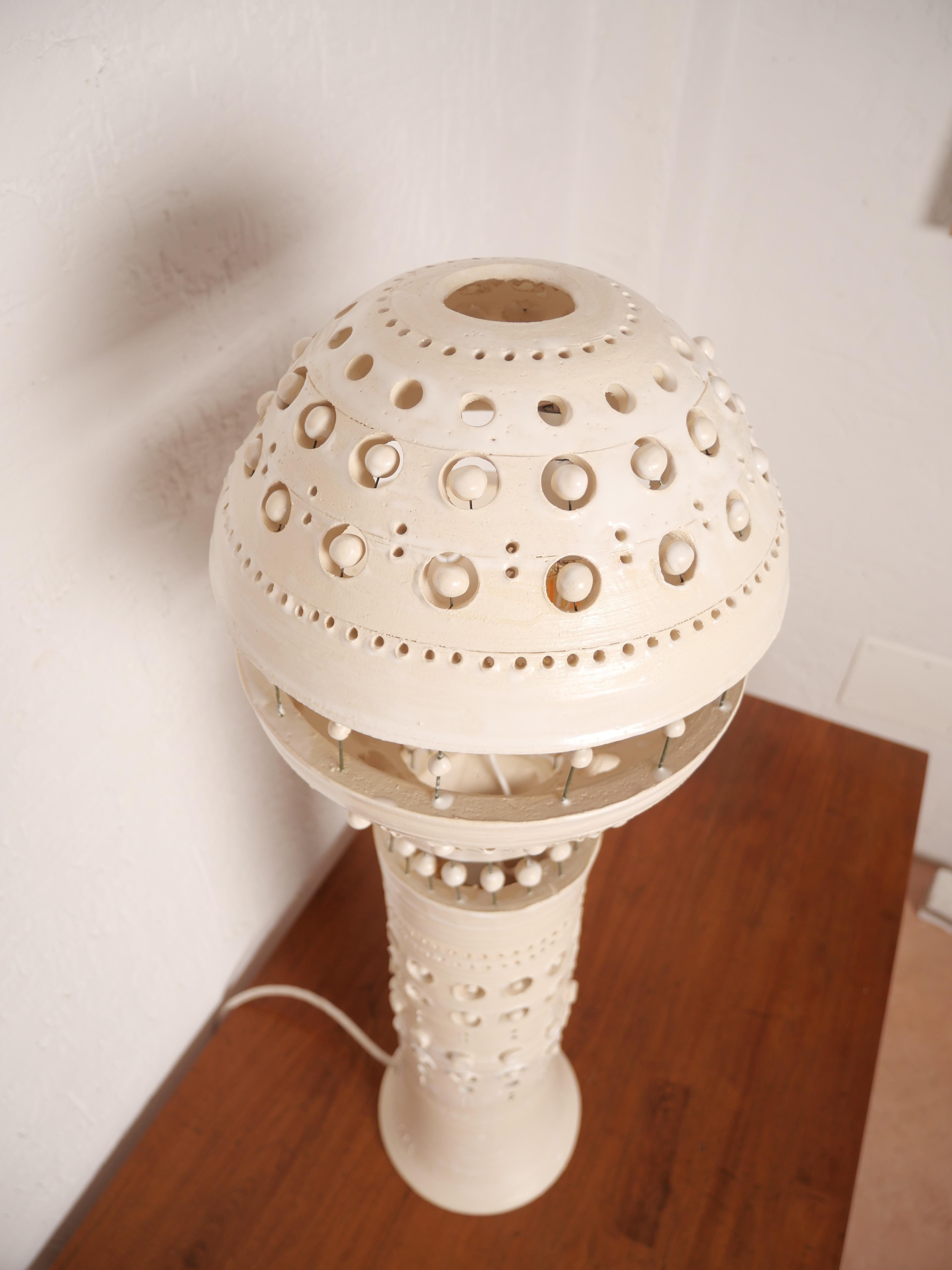 Émaillé Lampe de table « R2D2 » de Georges Pelletier en céramique émaillée blanche en vente