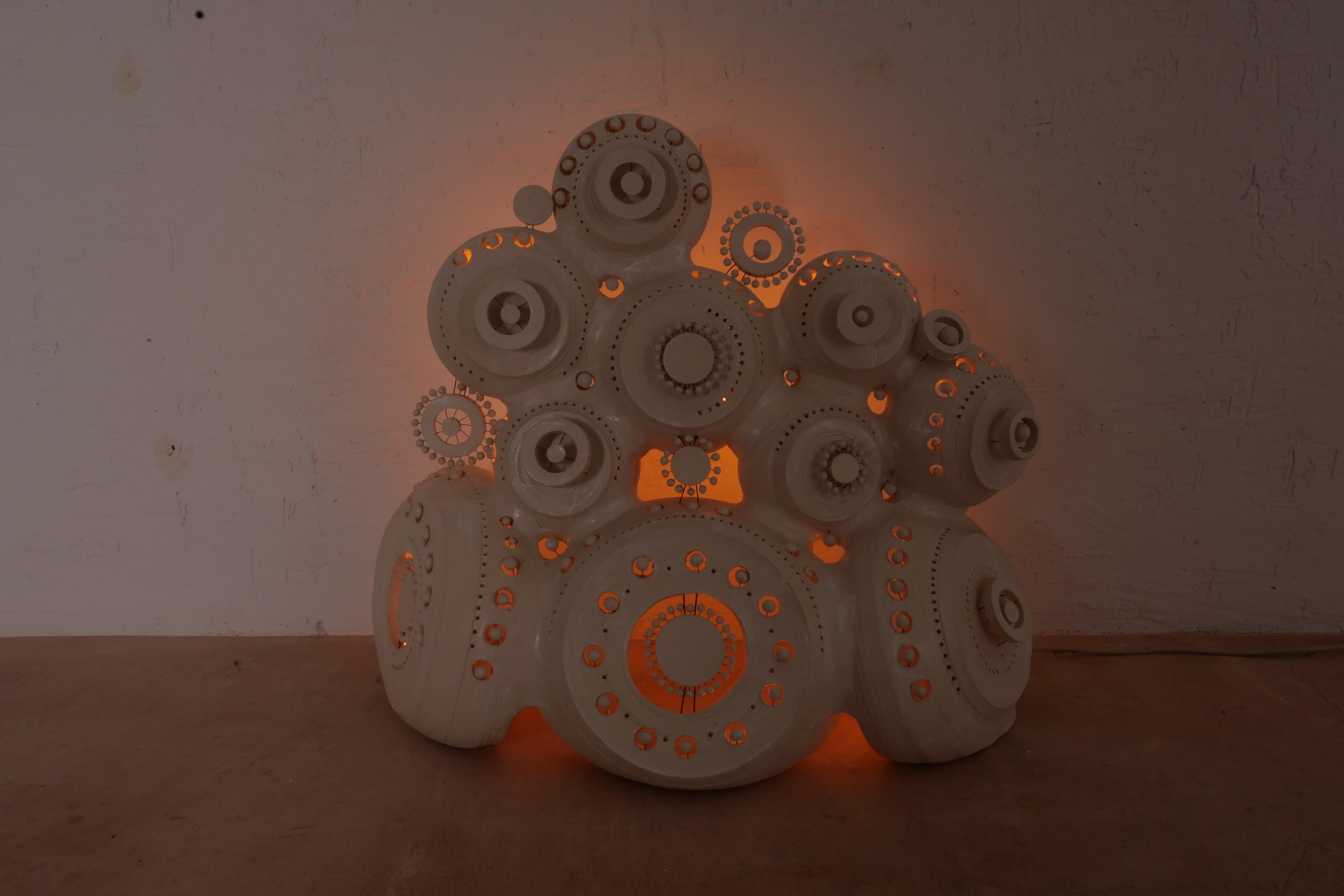 Lampe de sculpture Georges Pelletier en céramique émaillée blanche en vente 3