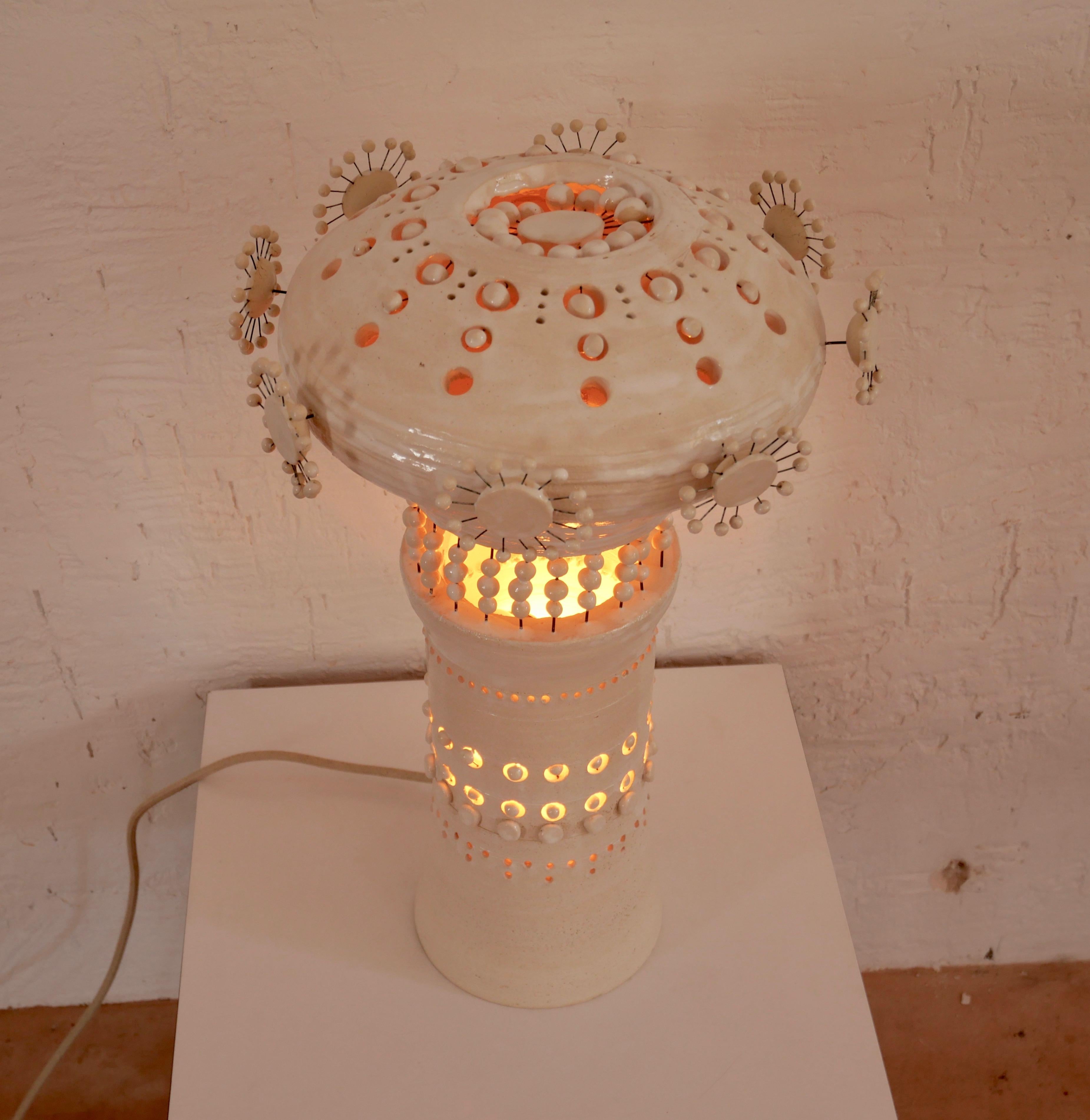 Georges Pelletier Sputnik Table Lamp in White Enameled Ceramic, France, 2020 In New Condition In Santa Gertrudis, Baleares