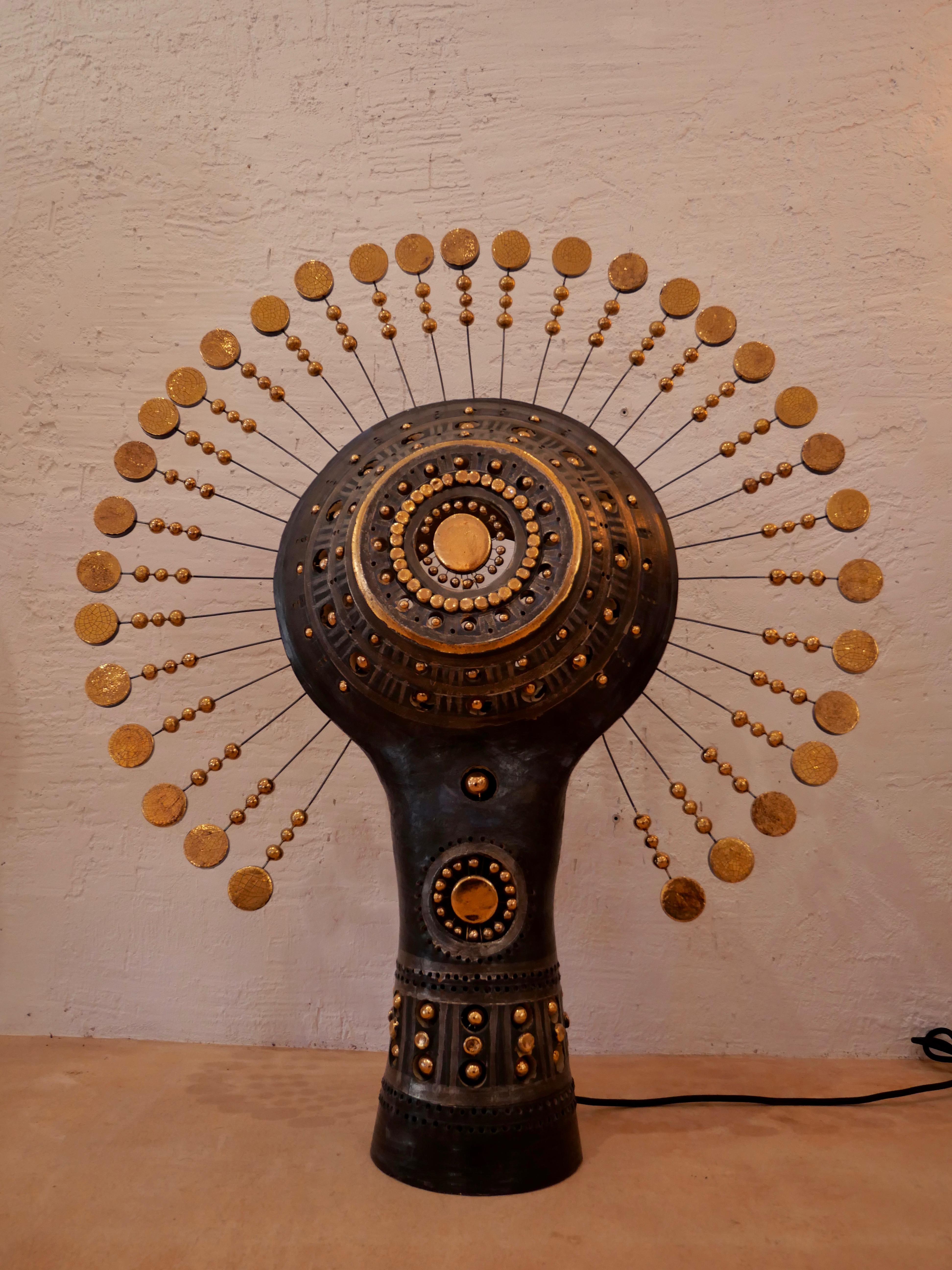Français Lampe de soleil Georges Pelletier en céramique émaillée noire de Bluich, or et platine