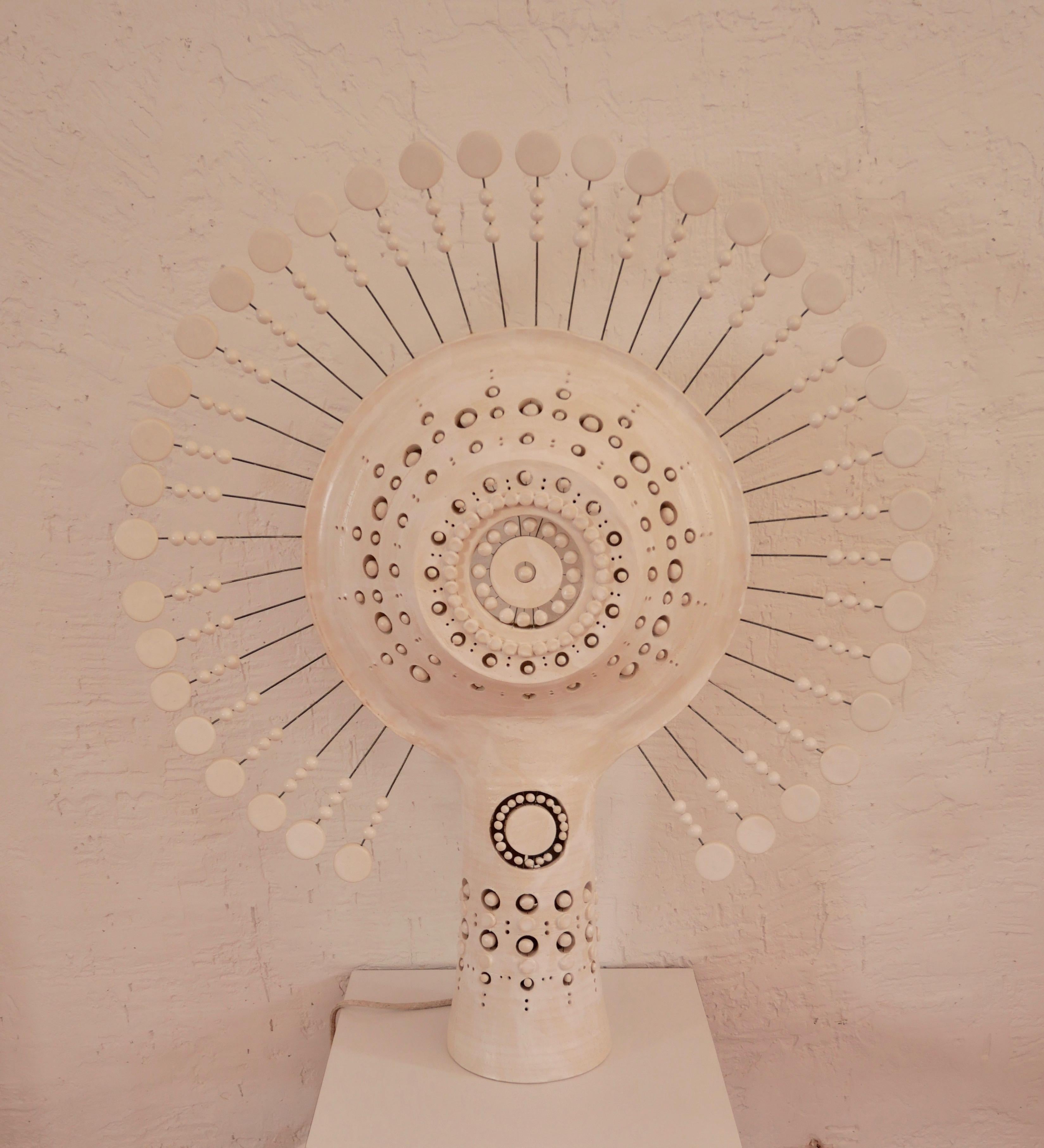 Céramique Lampe de soleil Georges Pelletier en céramique émaillée blanche, France, 2020 en vente
