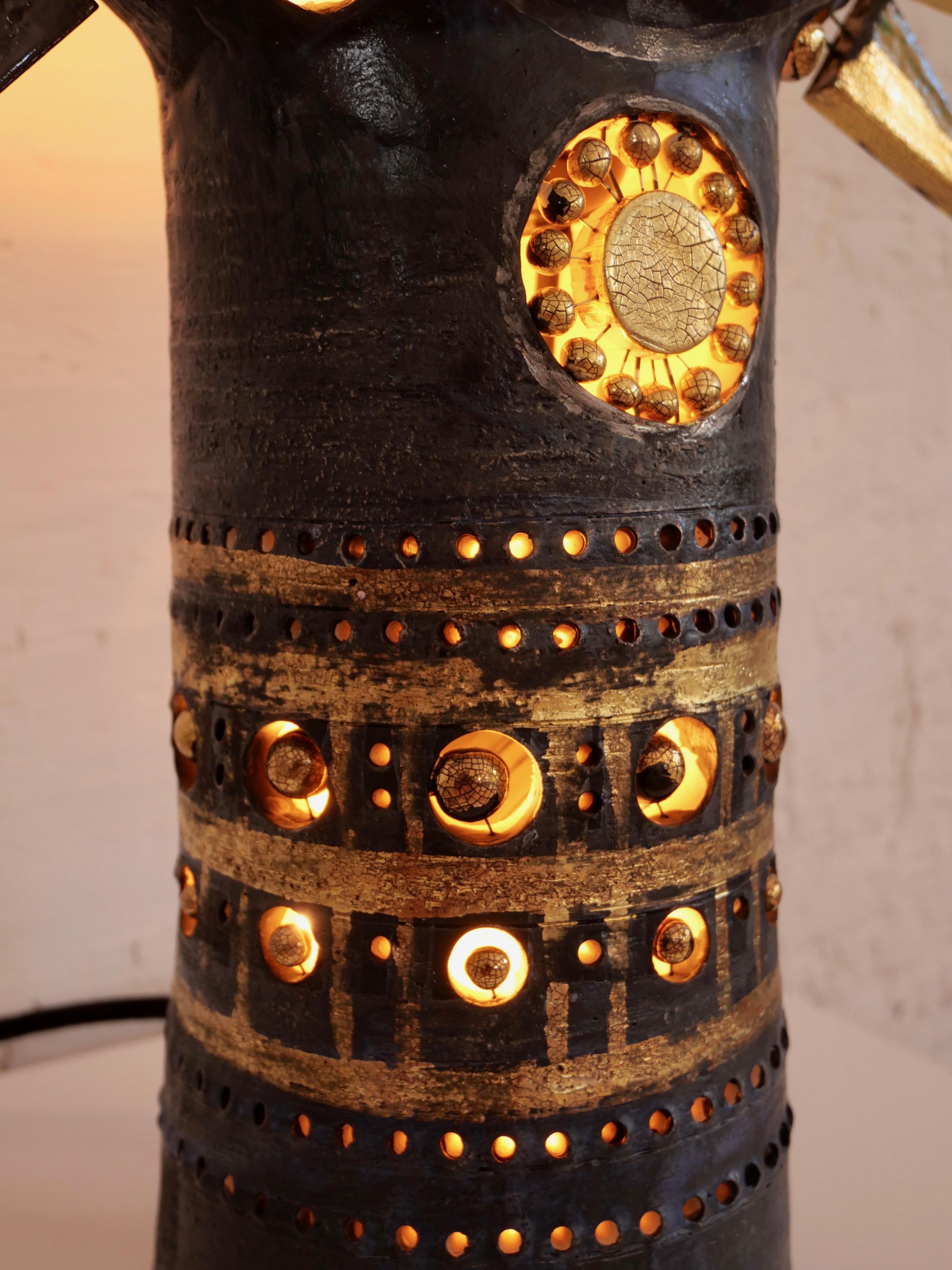 Georges Pelletier Sonnen-Tischlampe aus brauner, schwarzer, goldfarbener und Platin emaillierter Keramik im Angebot 2