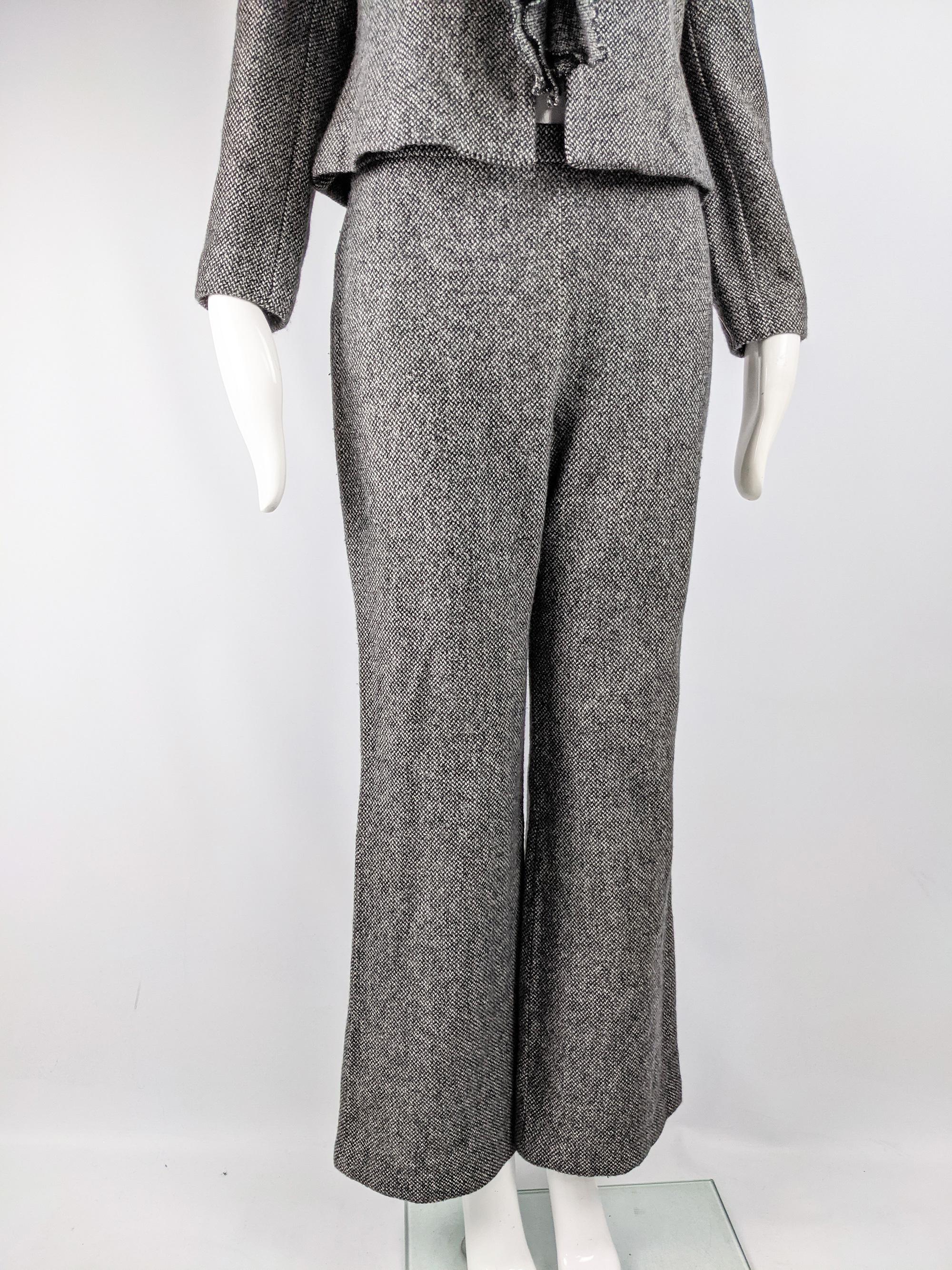 Georges Rech Womens Vintage Ruffled Wool Flared Pant Suit In Excellent Condition For Sale In Doncaster, South Yorkshire