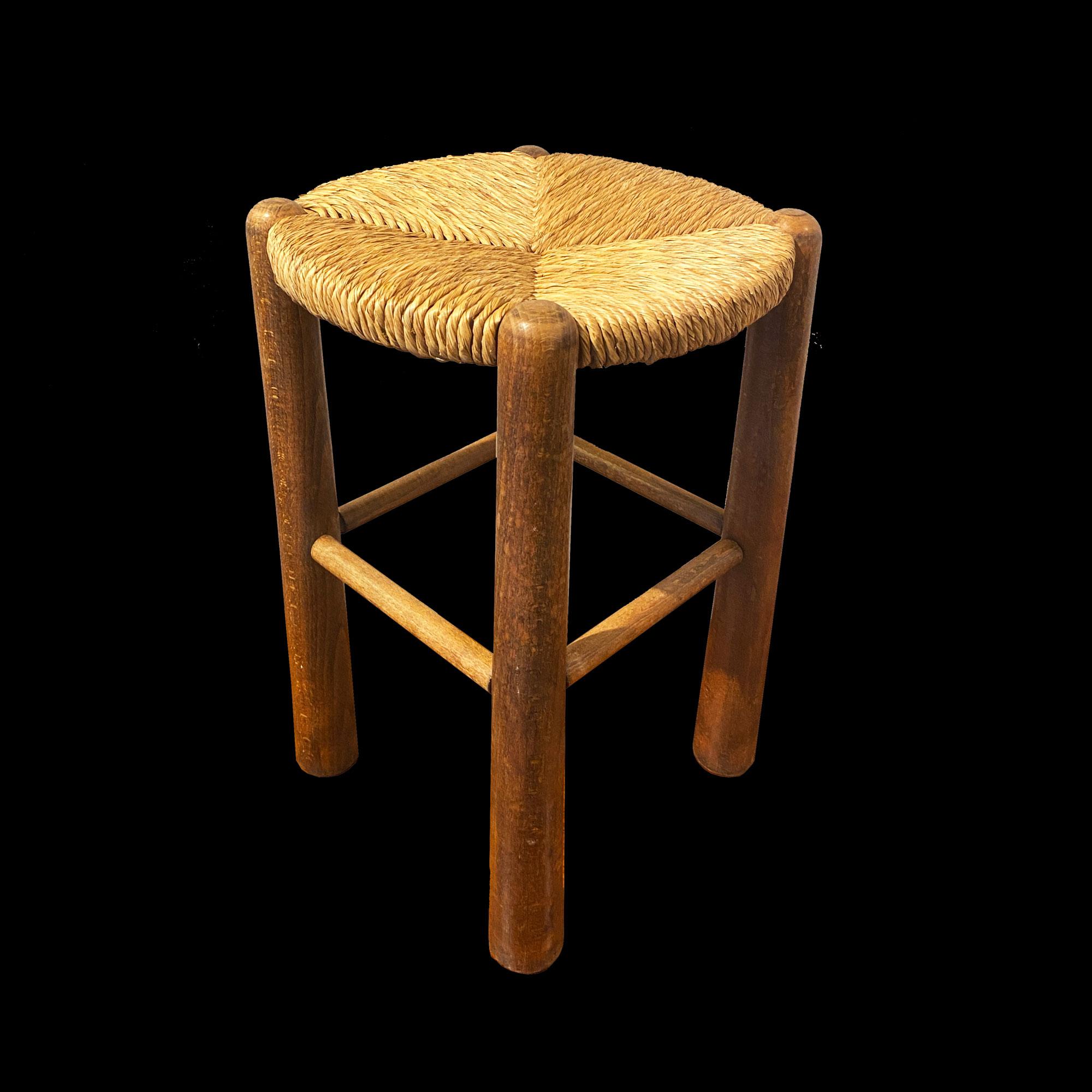 Georges Robert, publisher of Perriand furniture in Grenoble in the 1960s. Straw stool and beech structure. Very beautiful original patina.