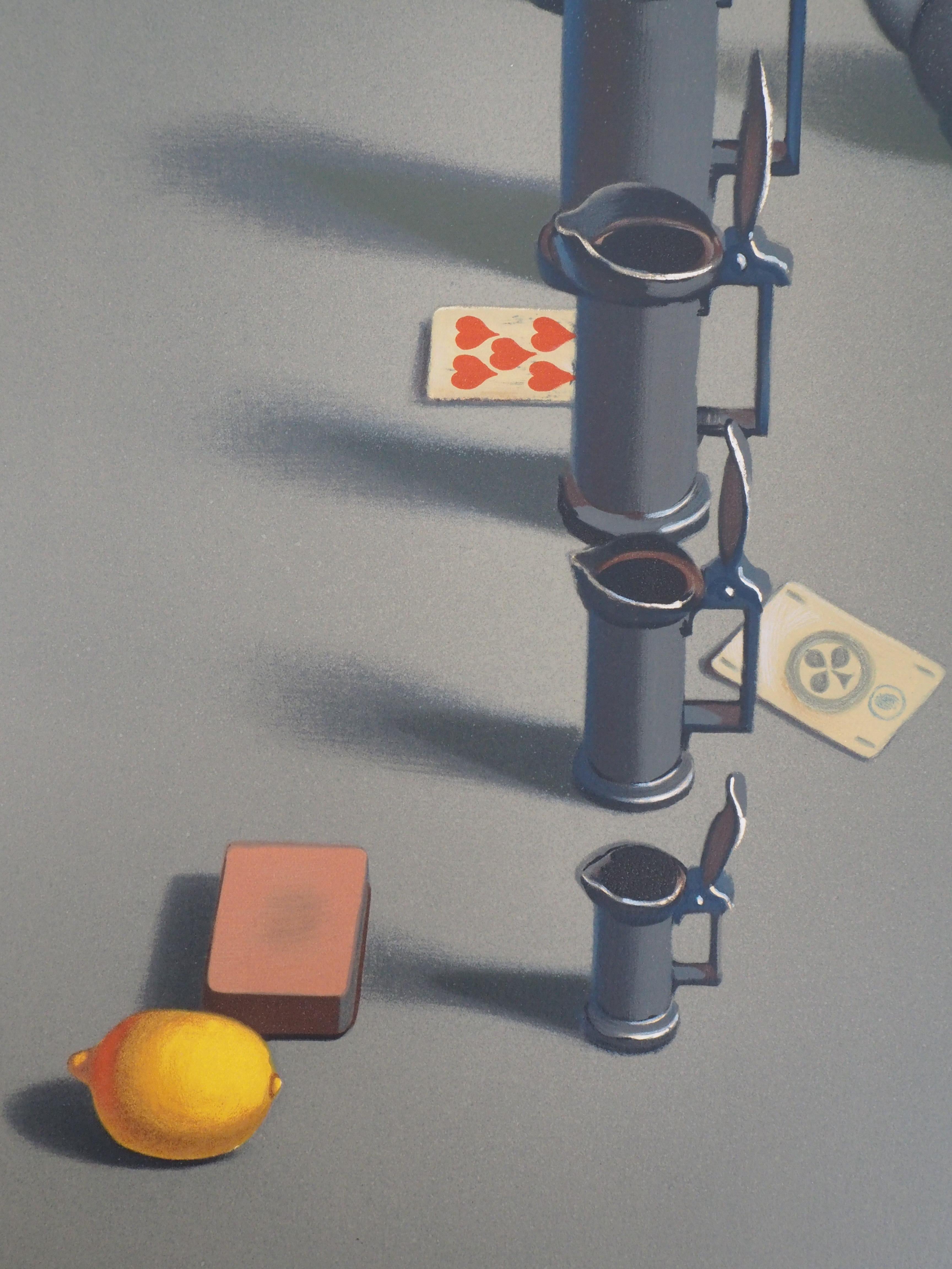 Georges ROHNER
Nature morte surréaliste avec citron, 1972

Lithographie originale (atelier Mourlot)
Signé à la main au crayon
Justified HC (hors commerce)
Sur papier Japon 76 x 54 cm (c. 29,9 x 21,2 inch)

Très bon état.