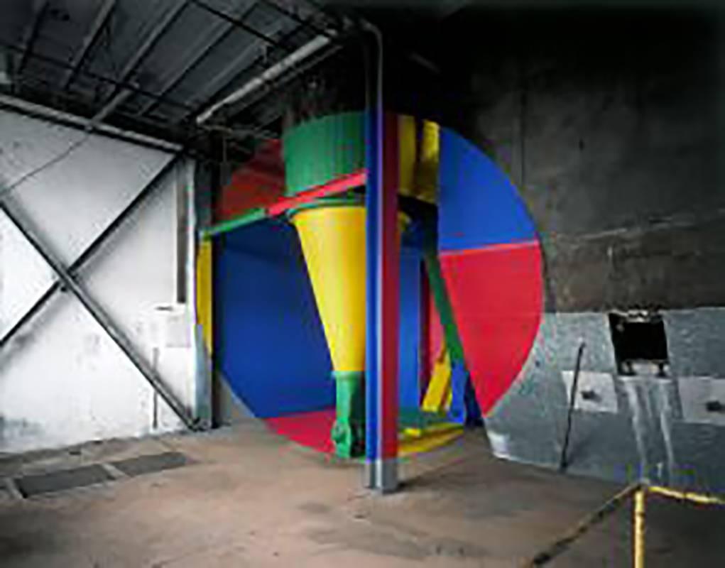 Georges Rousse Landscape Photograph - Photograph, Multicolore, installation, Architecture, Construction