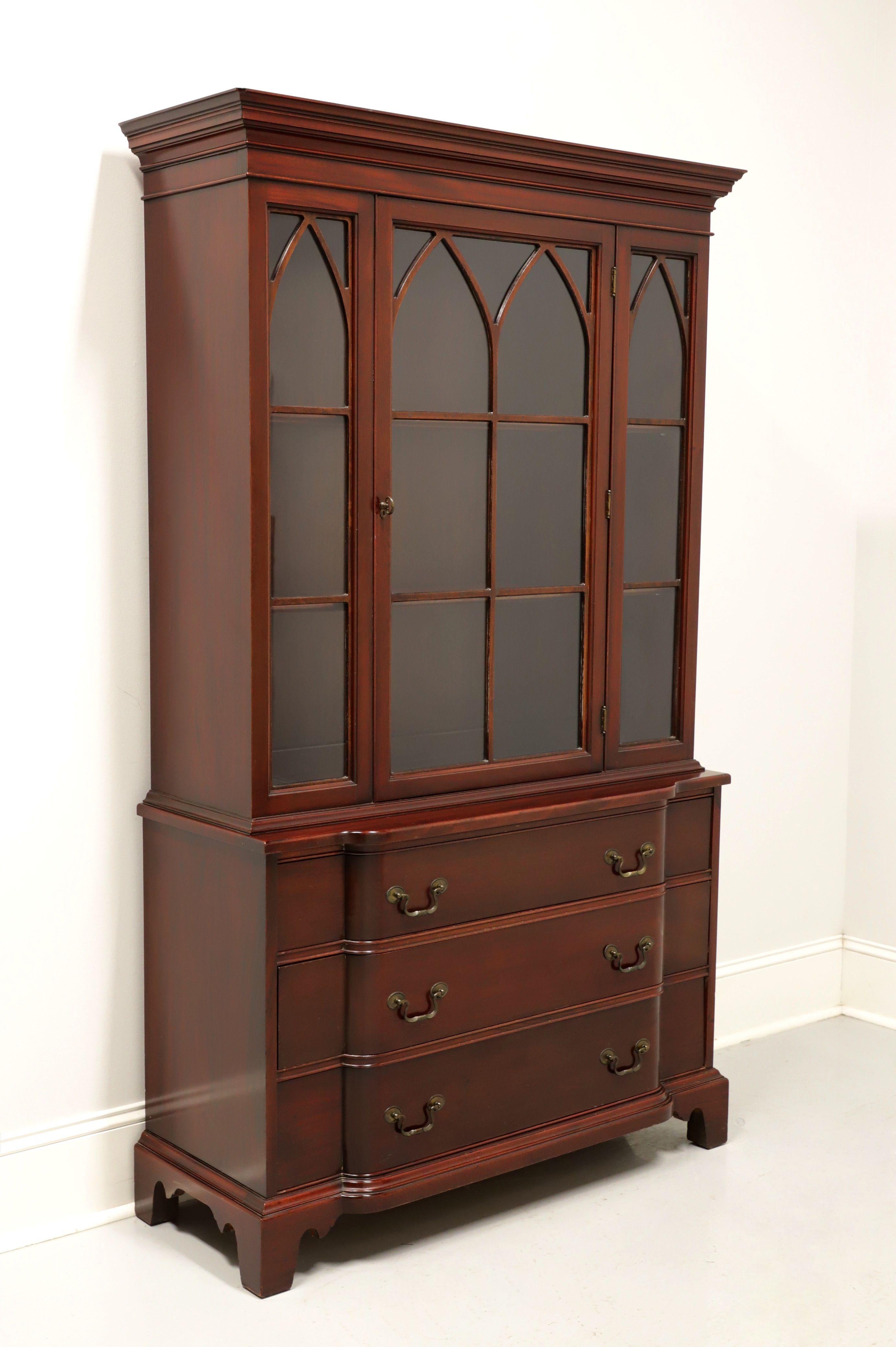 GEORGETOWN GALLERIES Mahogany Georgian China Cabinet For Sale 3