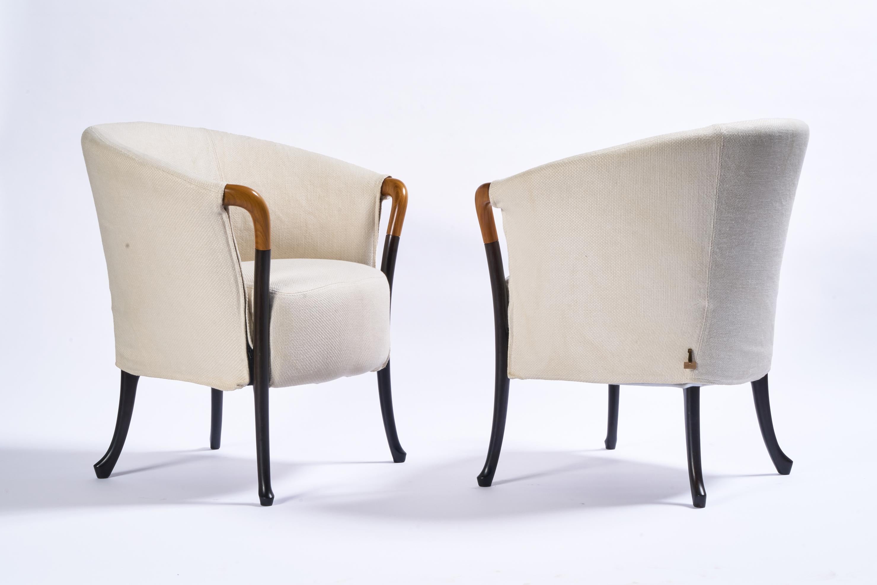 Postmoderno Sedie Georgetti Progetti, tessuto, legno, Una coppia in vendita