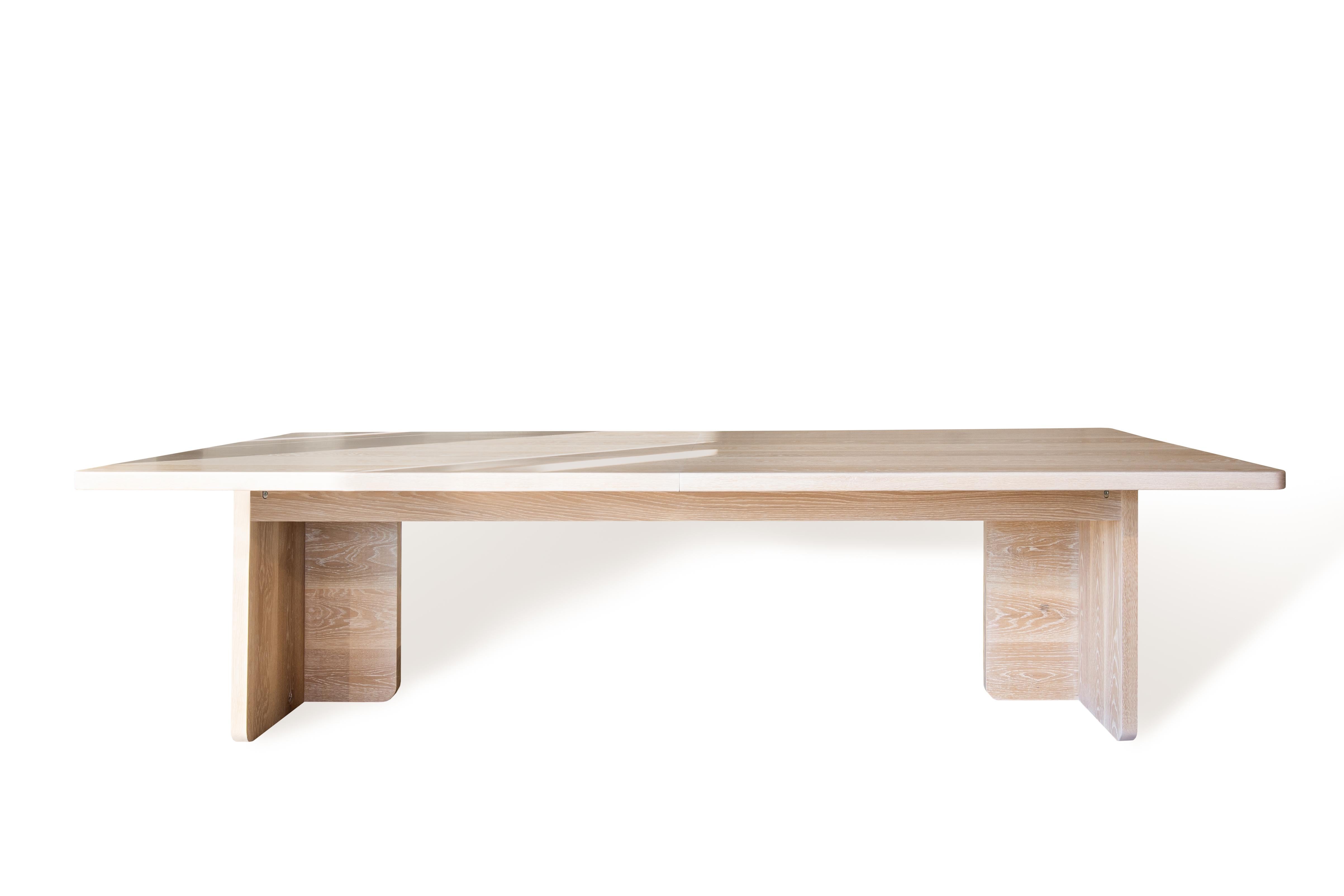 Modern Georgia Extendable Oak Dining Table by Autonomous Furniture For Sale