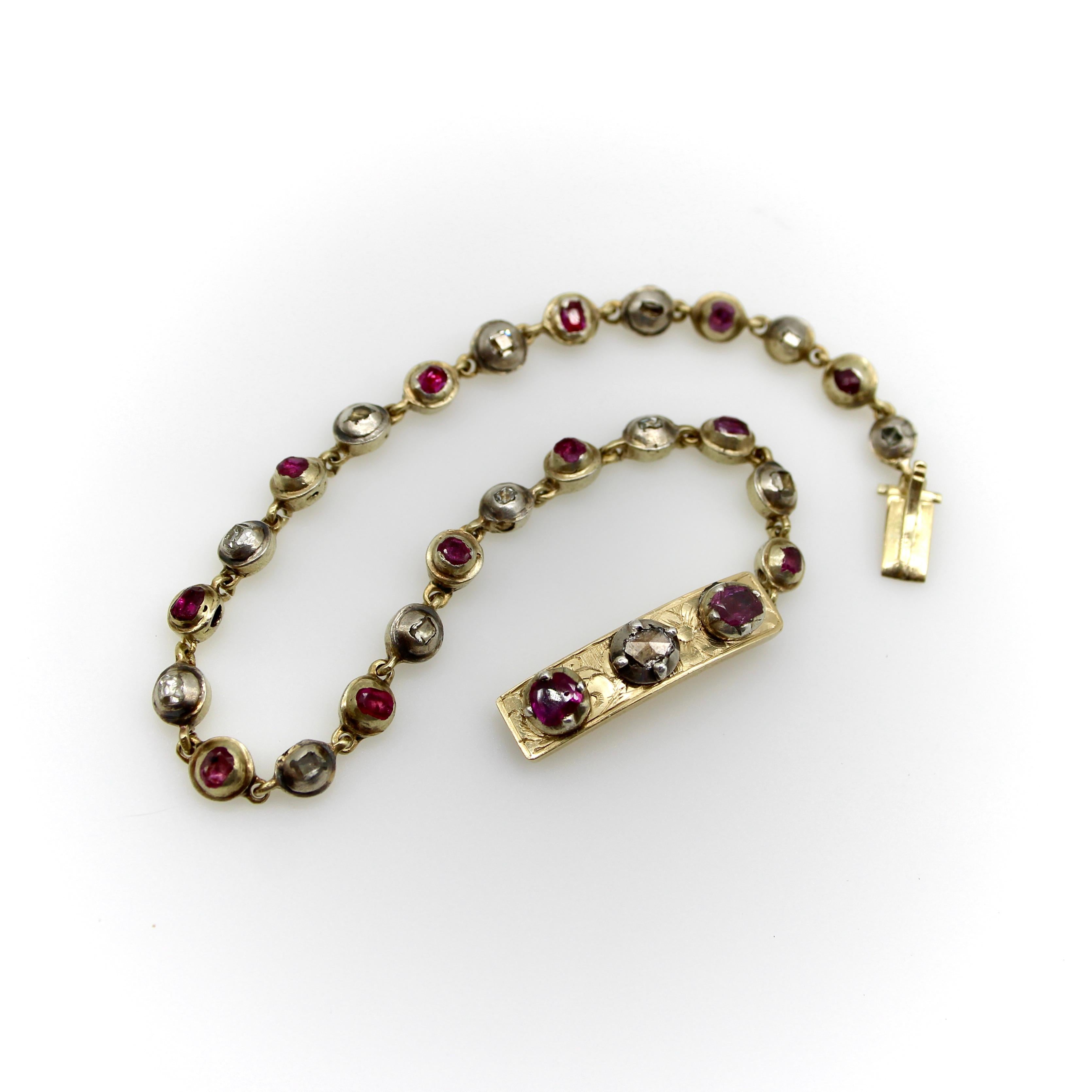 Georgien Bracelet géorgien en or 14 carats avec diamants et rubis en vente