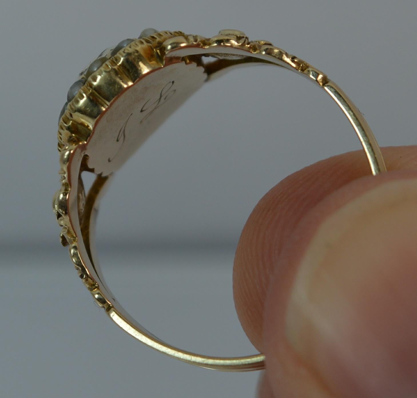Georgian 15 Carat Gold Foil Back Rock Crystal and Pearl Cluster Mourning Ring In Good Condition In St Helens, GB