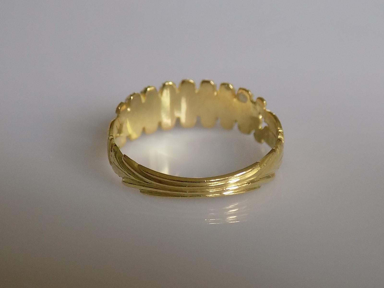 Georgian 15 Carat Gold Pearl Half Eternity Ring In Good Condition In Boston, Lincolnshire