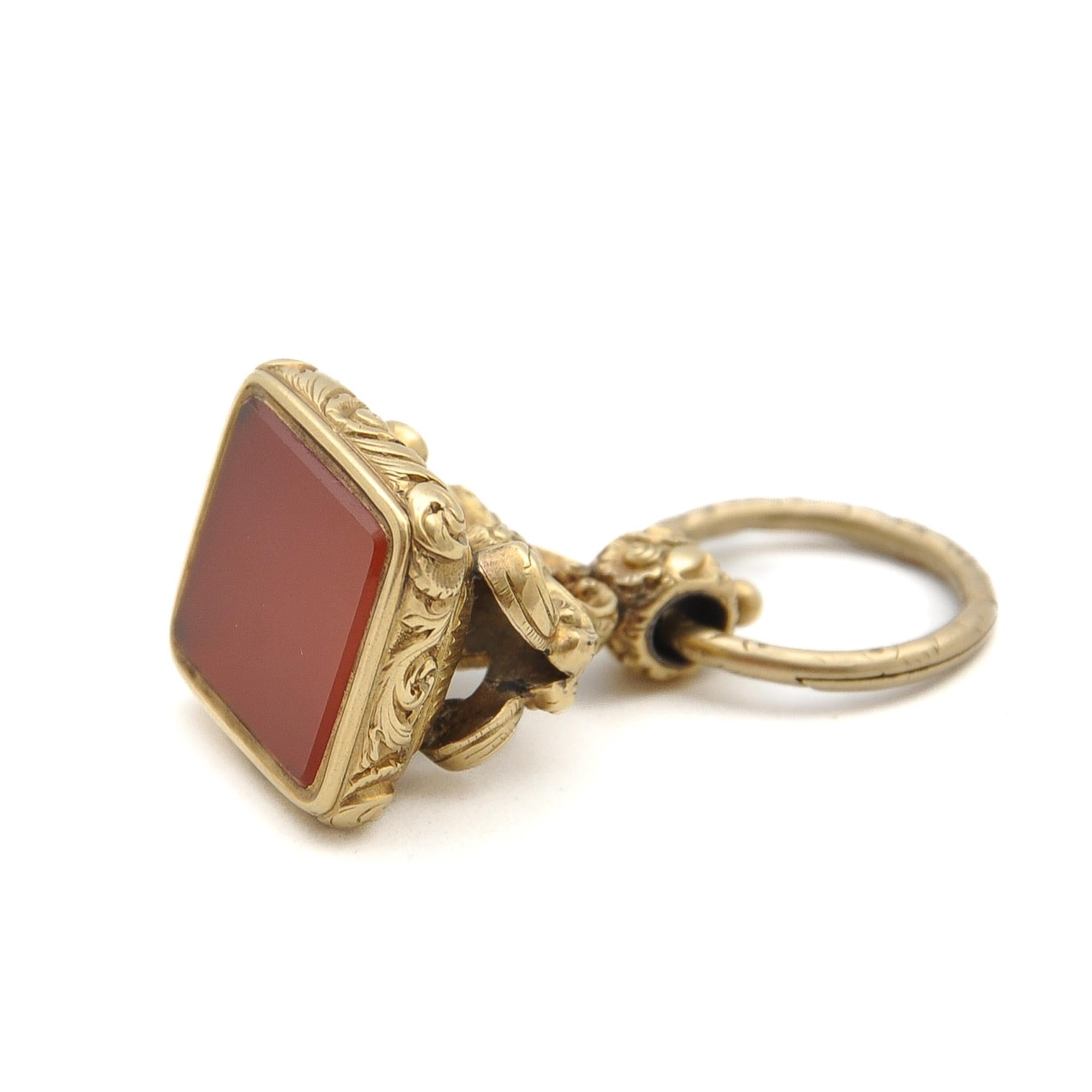 Antique Victorian 15K Gold and Carnelian Ornate Fob Charm Pendant In Good Condition For Sale In Rotterdam, NL
